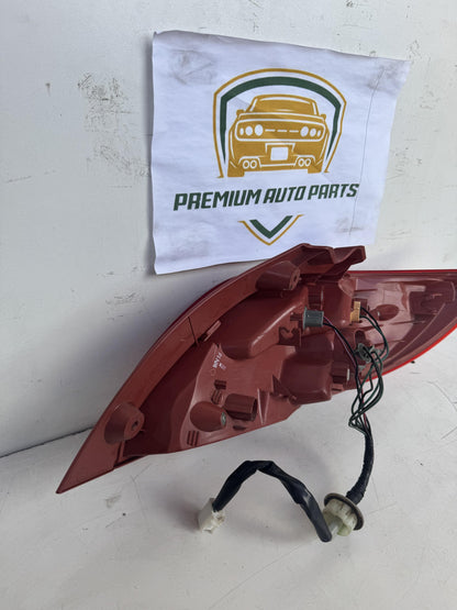 2007   Left Taillight