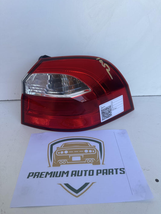 2016  UB Right Taillight