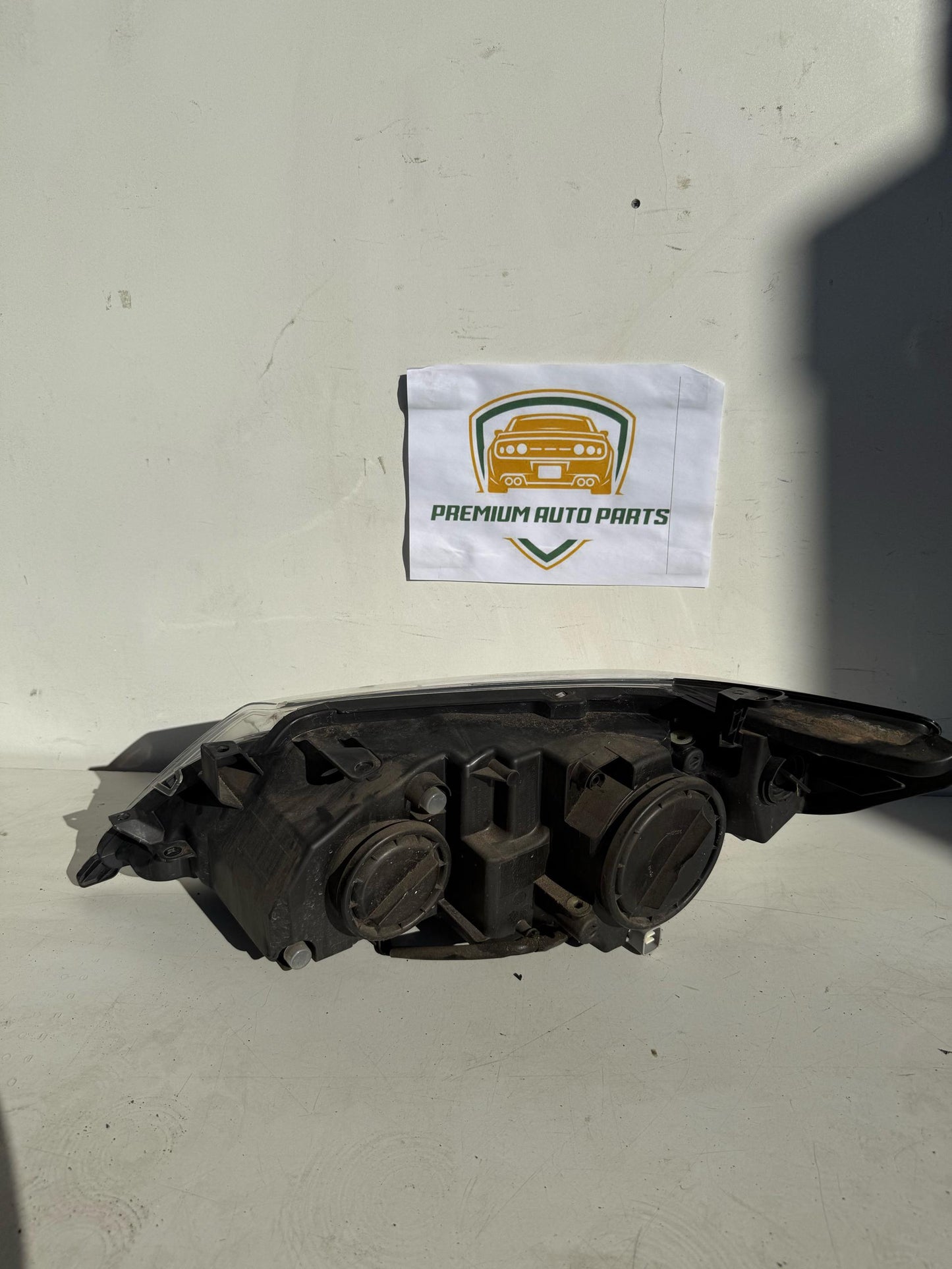 2014 Toyota Camry Right Headlight