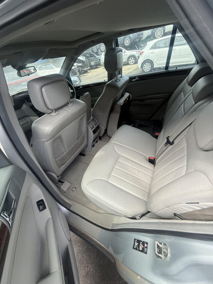 2006 Mercedes-Benz ML320  M-Class W164Station Wagon 
Mercedes-Benz
ML320
