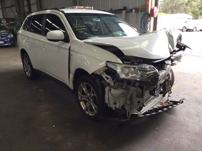Mitsubishi 
Outlander
