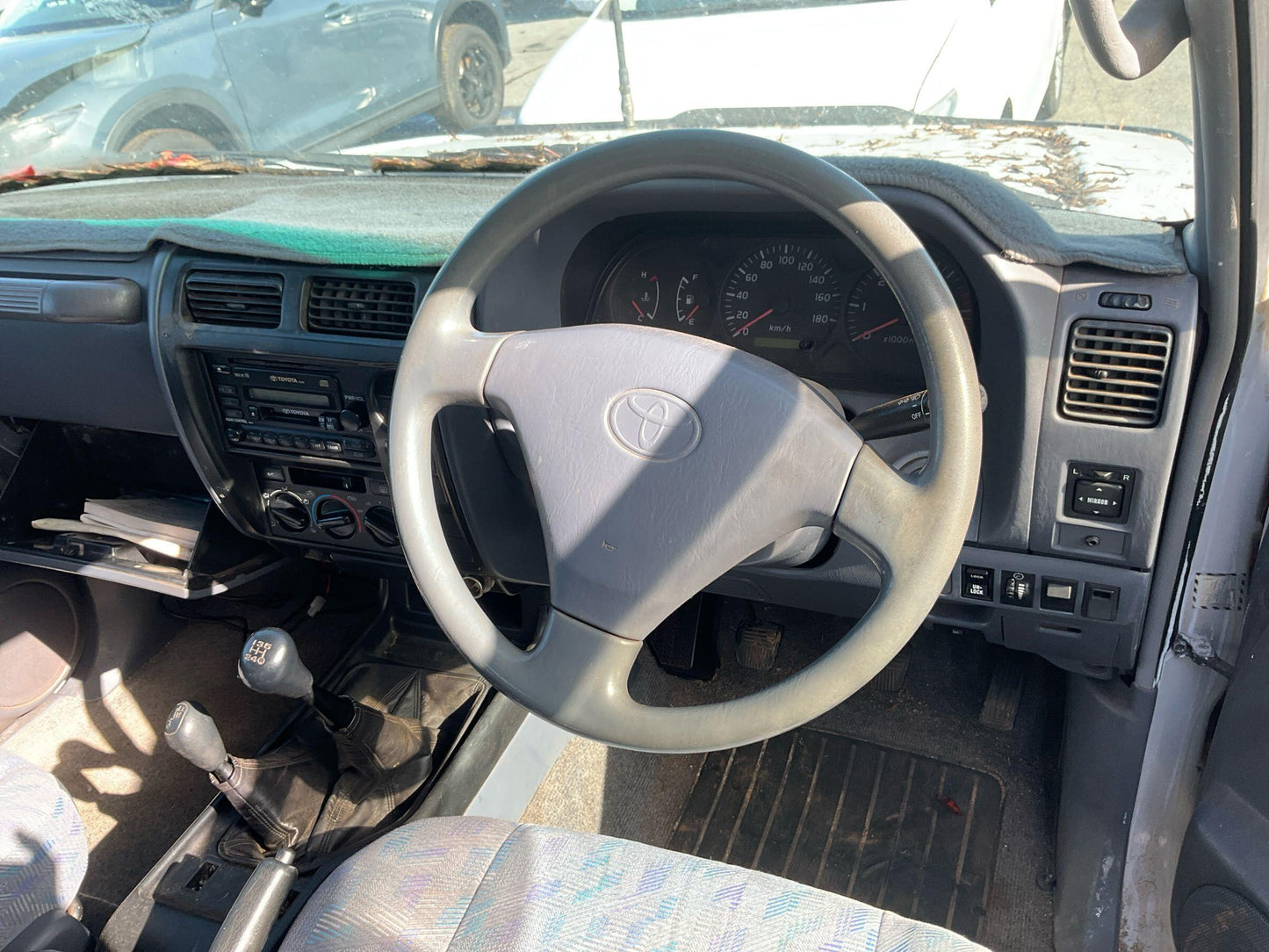 Toyota 
Land Cruiser