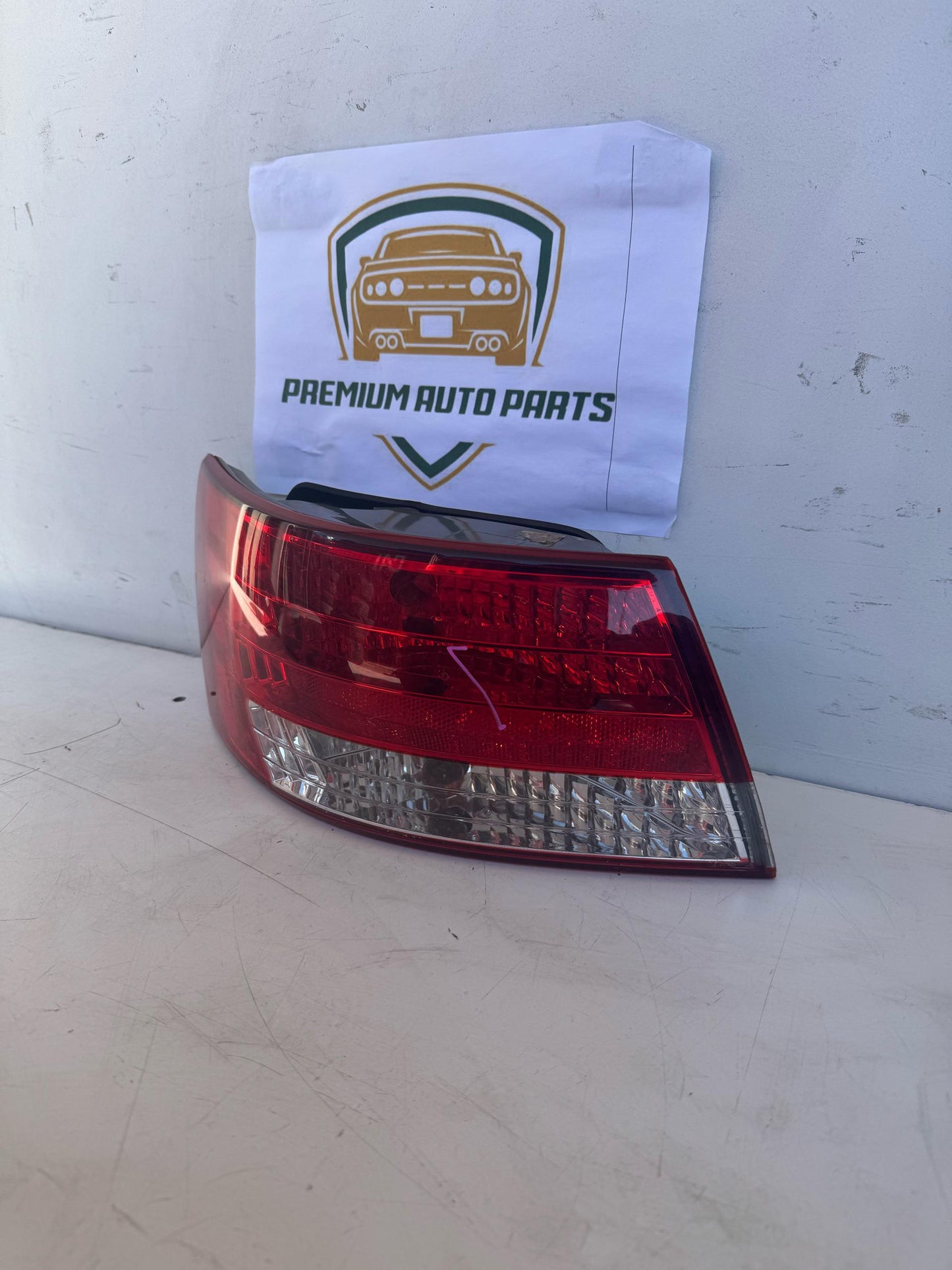 2008 Hyundai Sonata NF Left Taillight