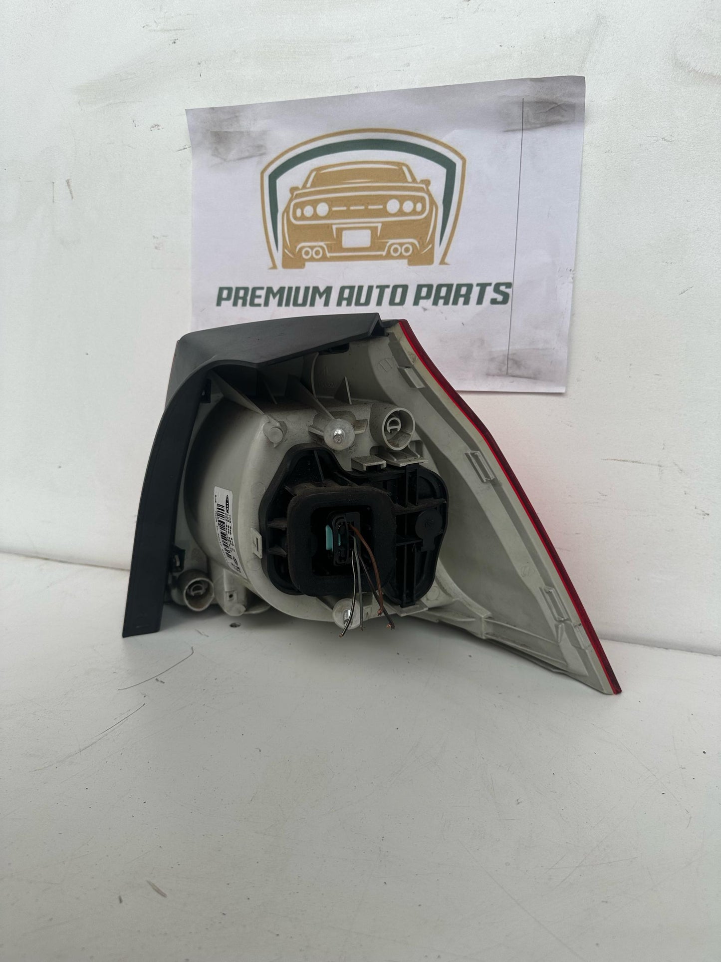 2008   Left Taillight