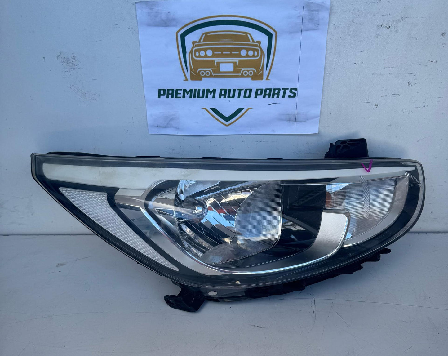 2016   Right Headlight