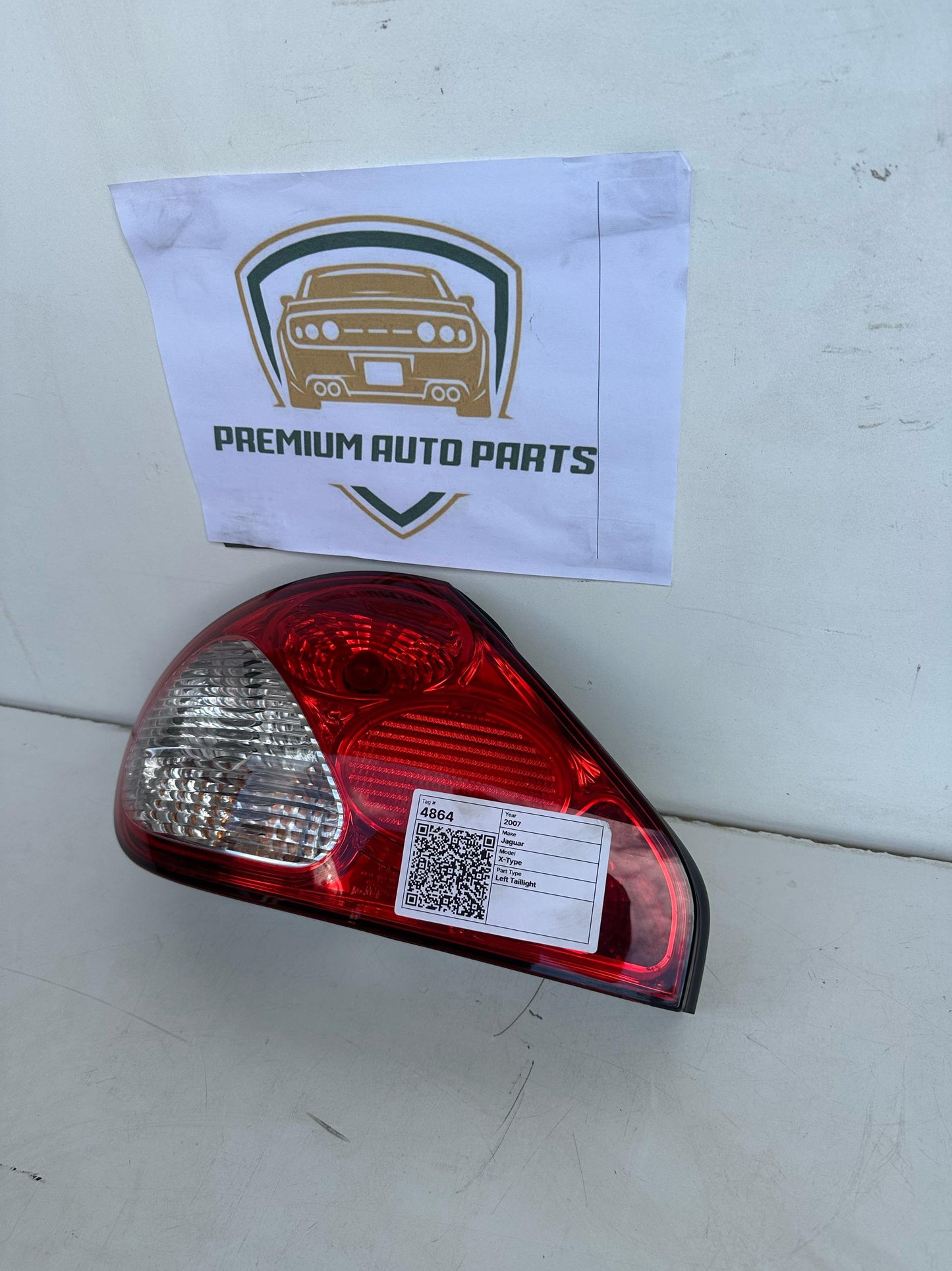 2007 Jaguar X-Type Left Taillight