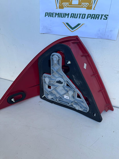 2005   Right Taillight
