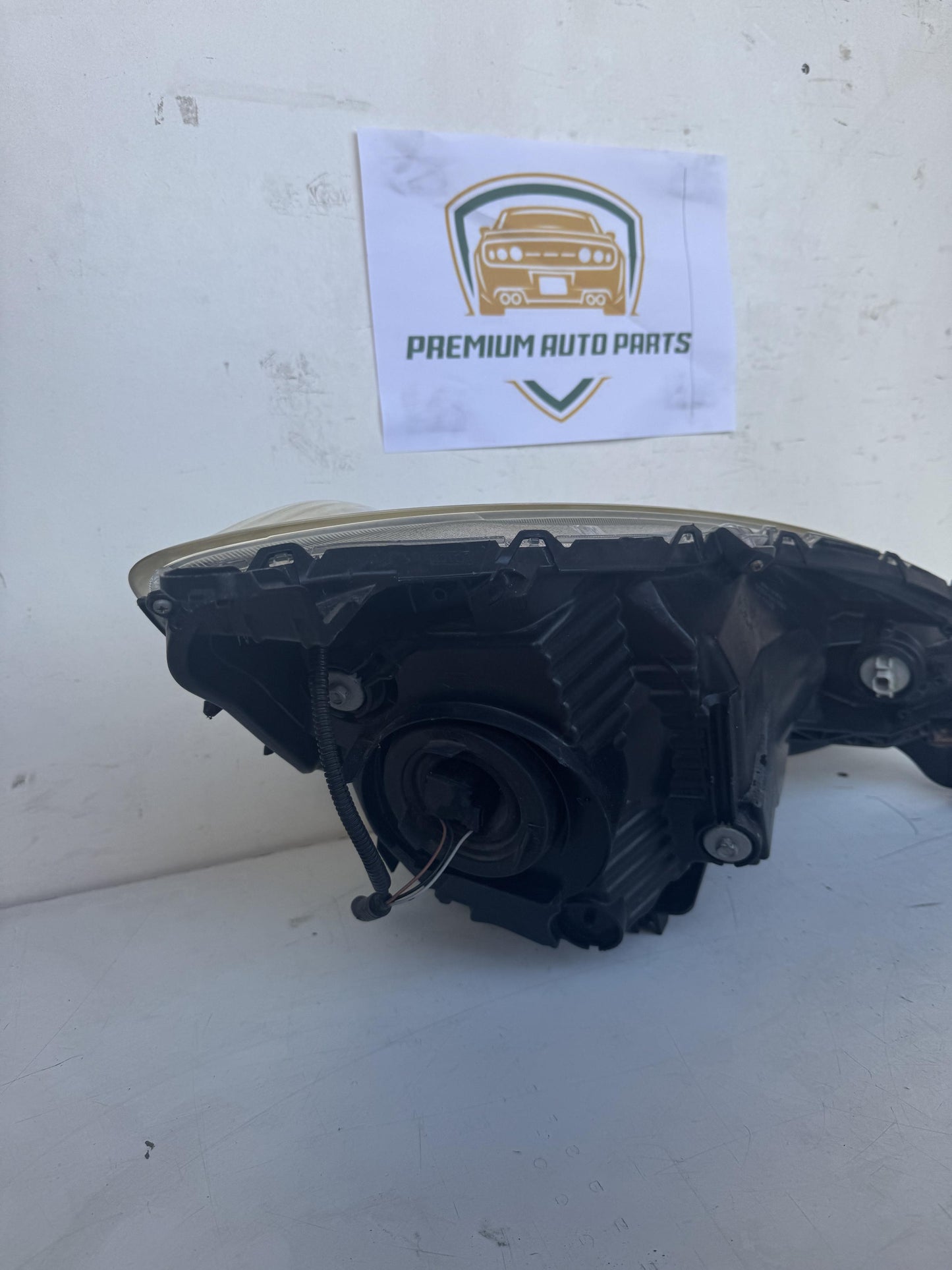 2009   Left Headlight