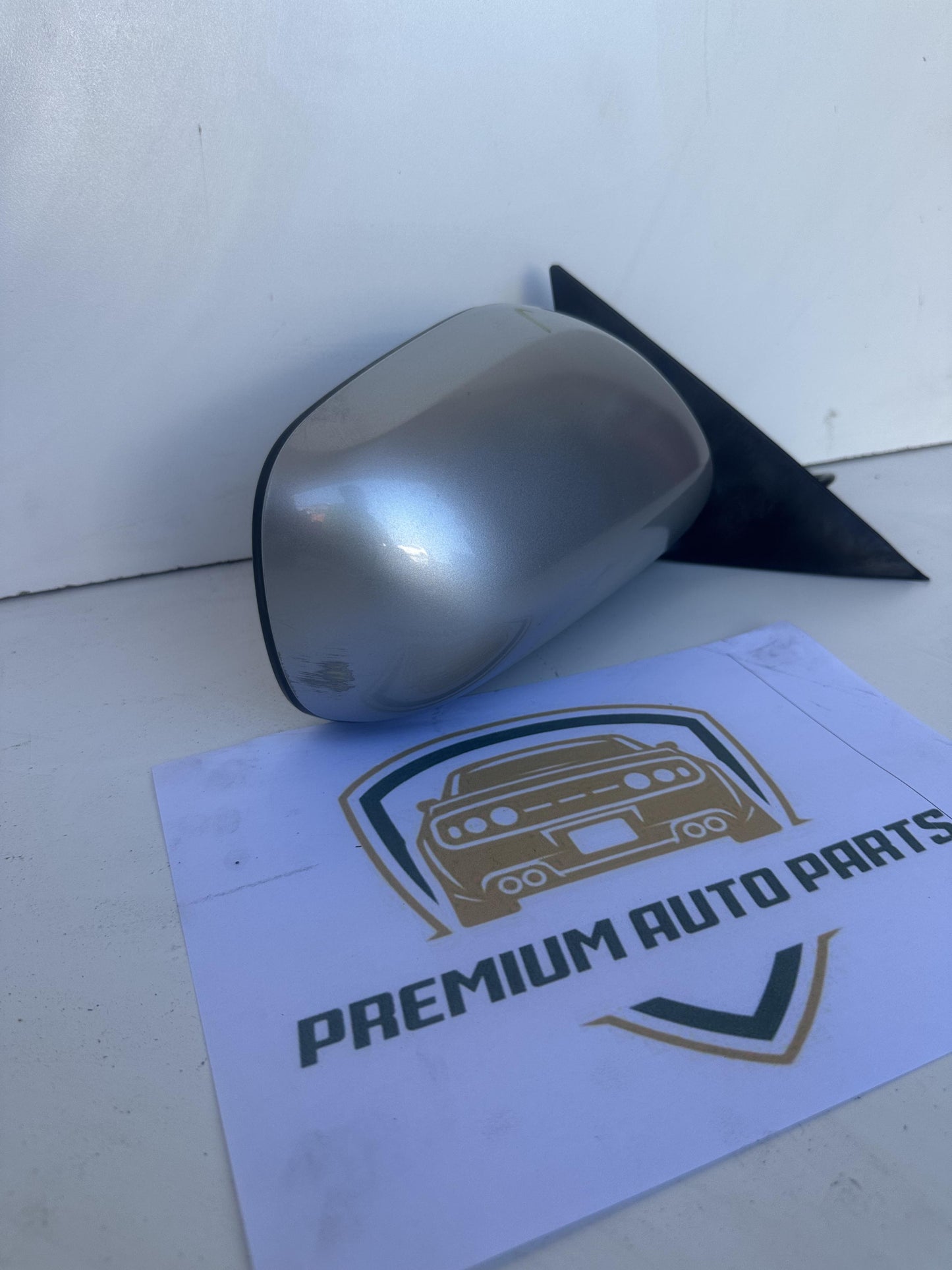 2006  XV40 Right Door Mirror