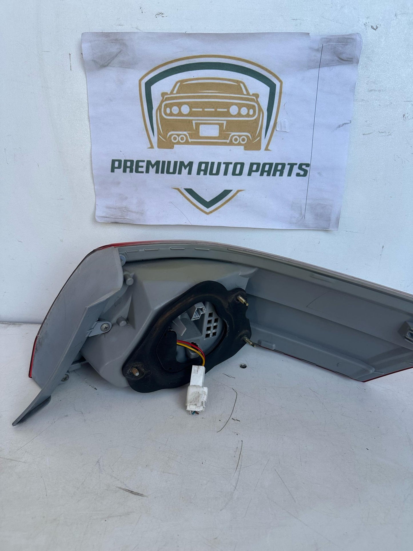 2011 Toyota Camry Left Taillight