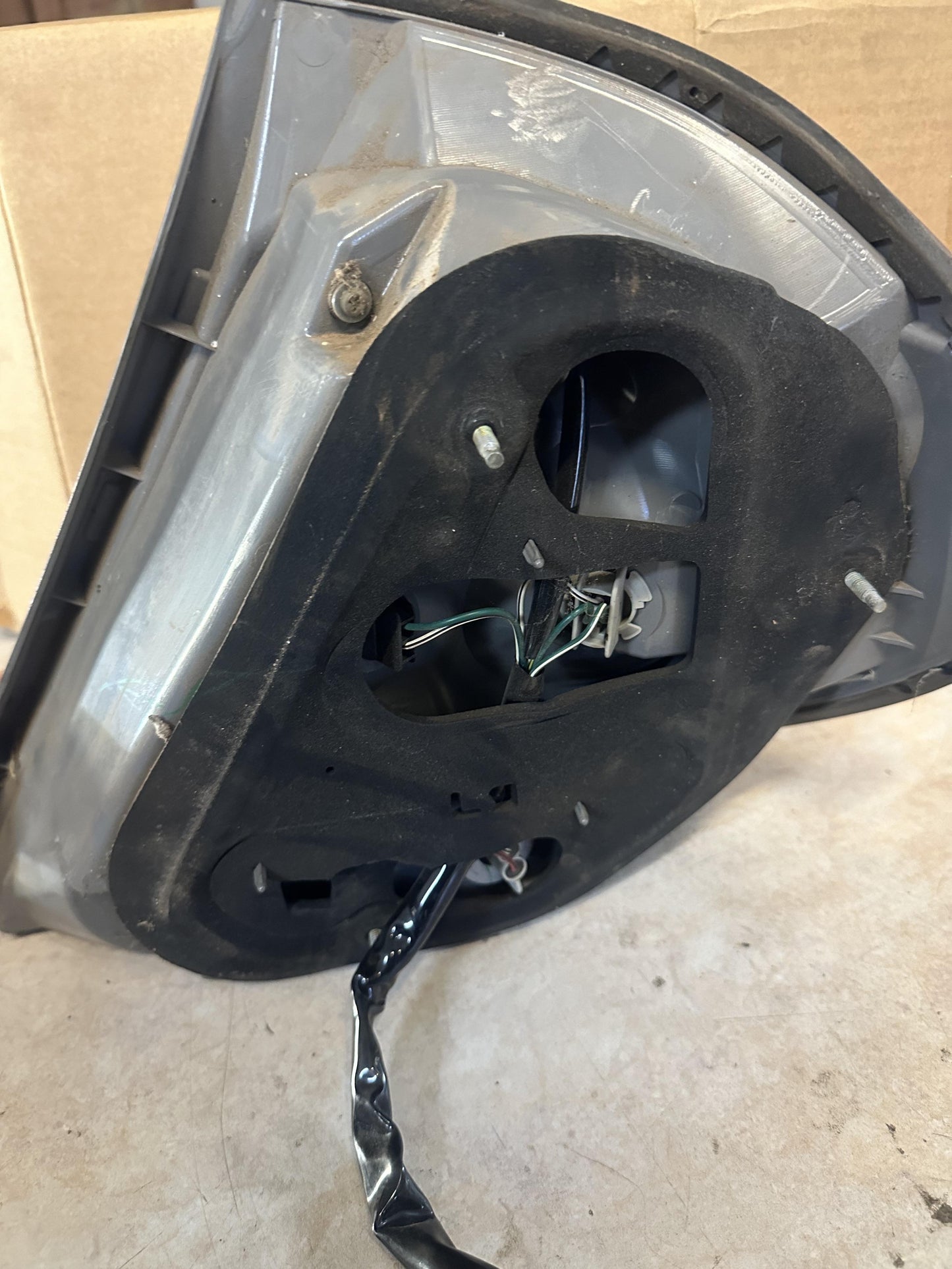 2006   Left Taillight