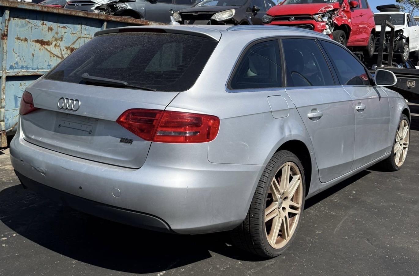 2010 Audi A4  Station Wagon 
Audi
A4