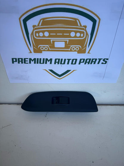 2004   Left Front Window Switch