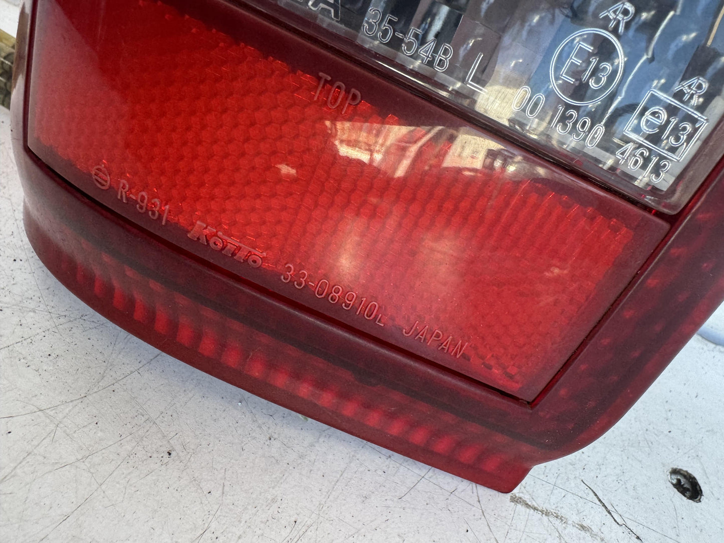 1995   Left Taillight