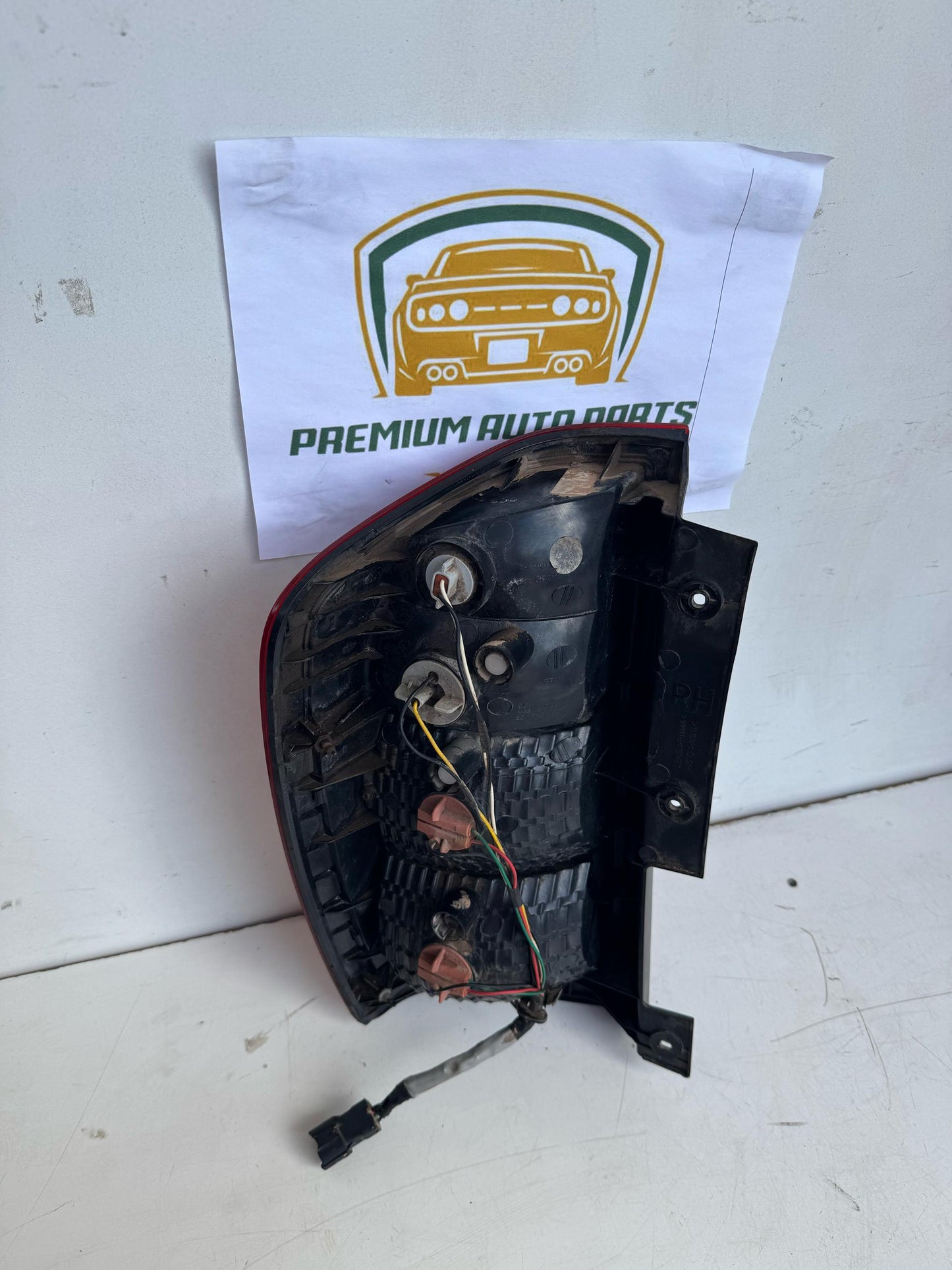 2009 Kia Grand Carnival Right Taillight