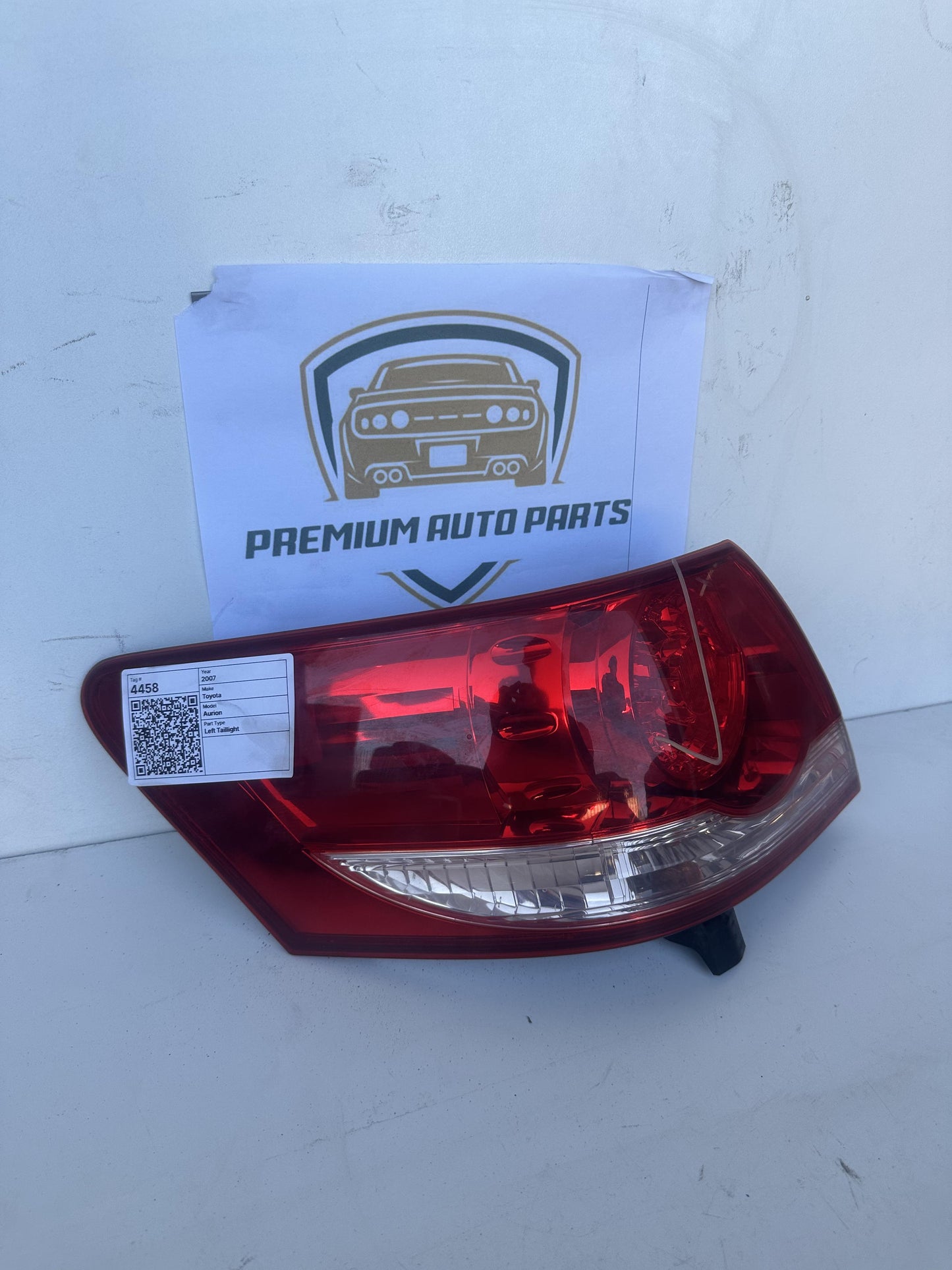 2007  V40 Left Taillight