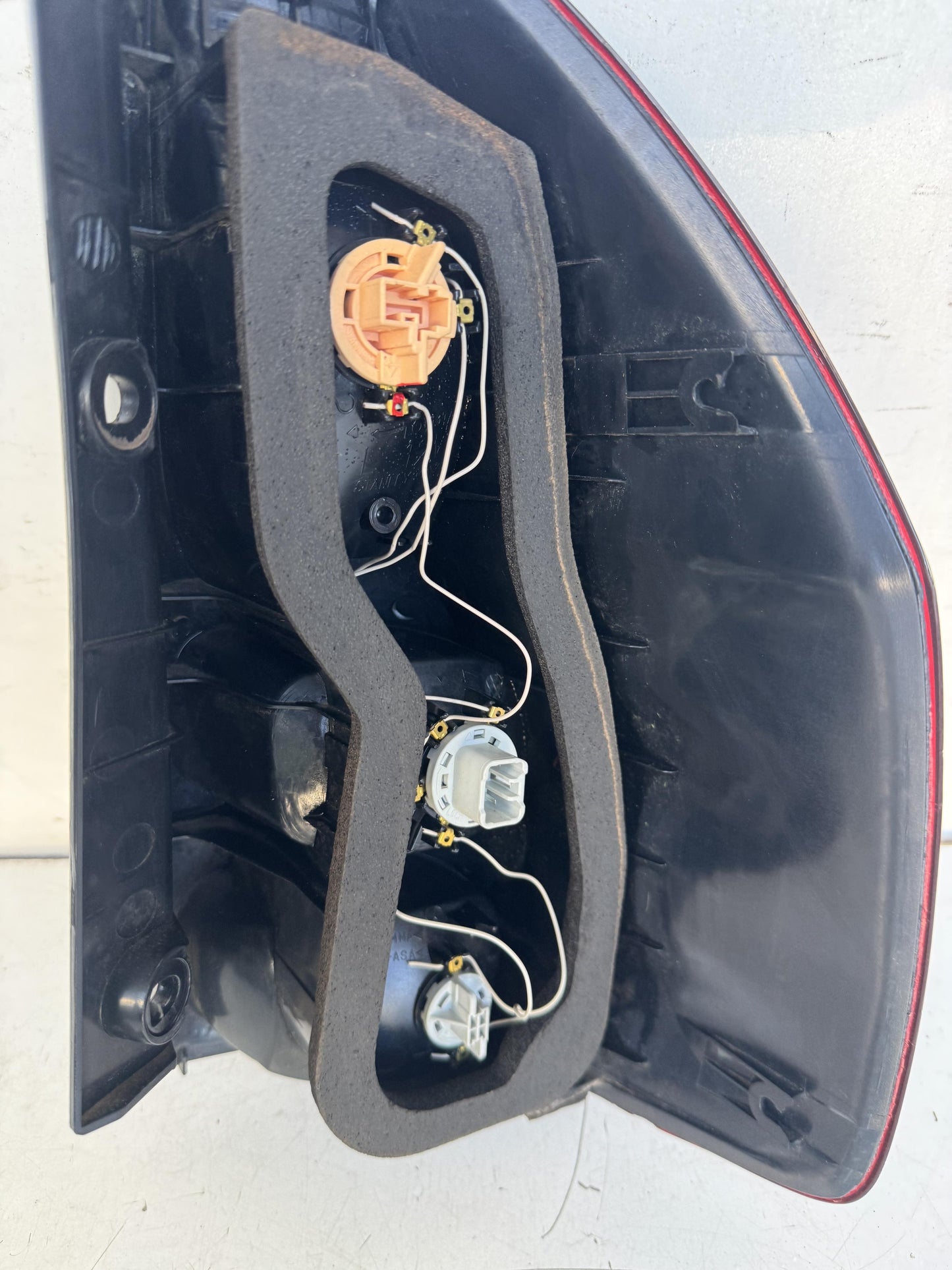 2006   Left Taillight
