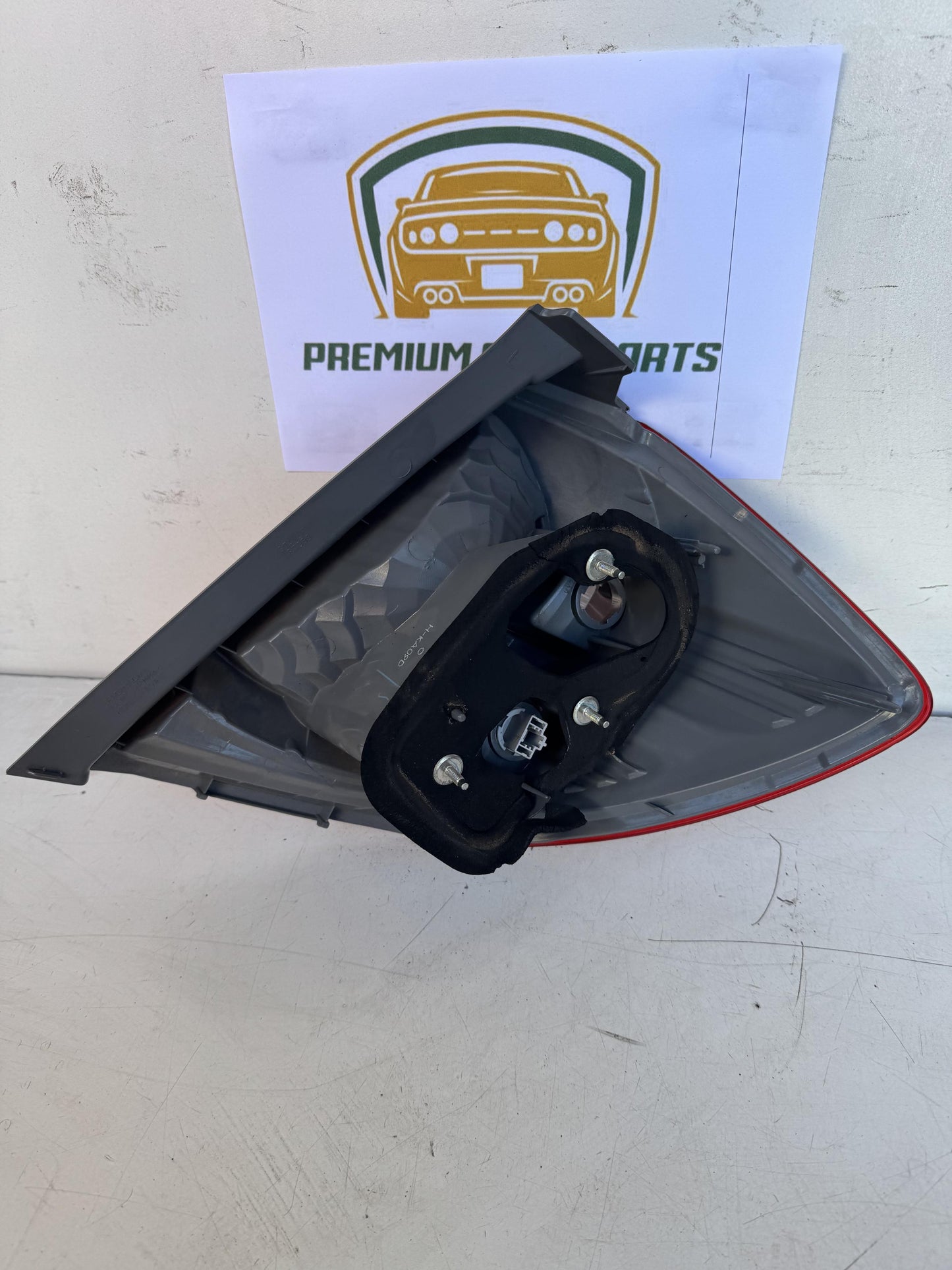 2009   Left Taillight