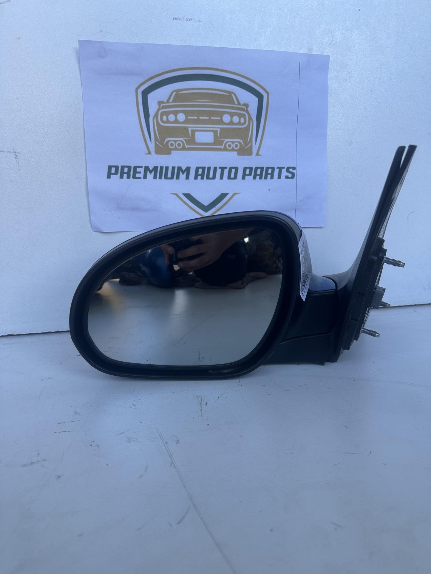 2011  GL(Middle-low grade) Left Door Mirror