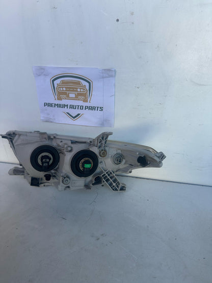 2012 Toyota Kluger Right Headlight