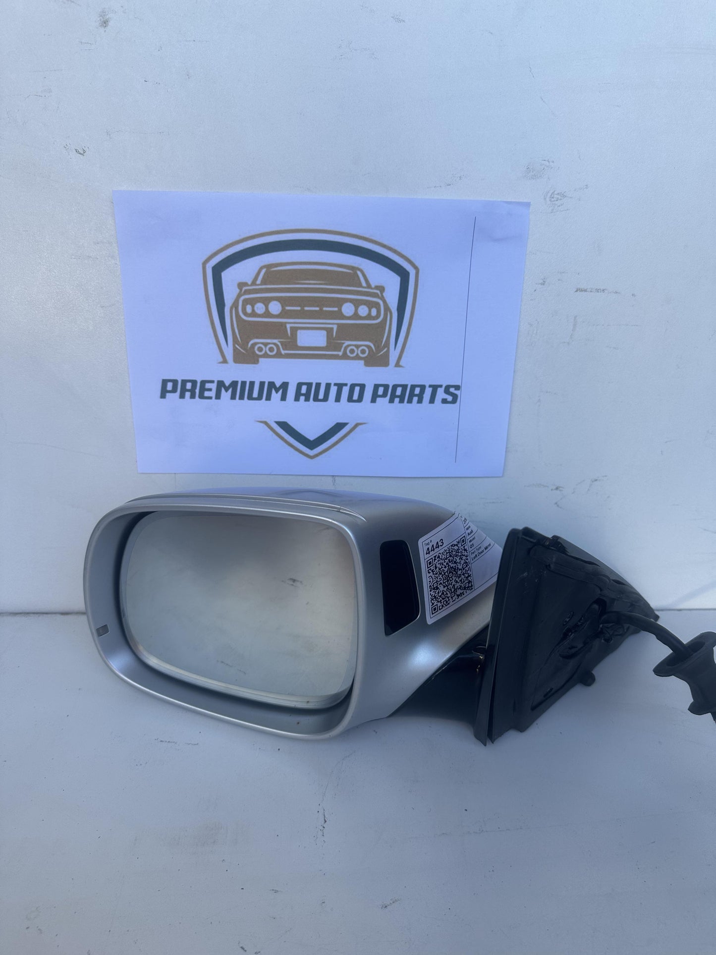 2016  8R Left Door Mirror