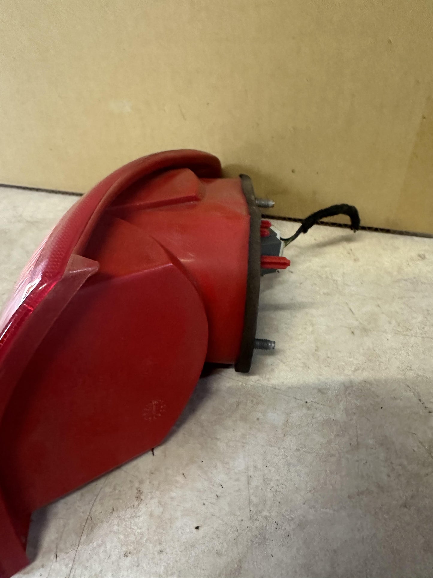 2003  147 Left Taillight