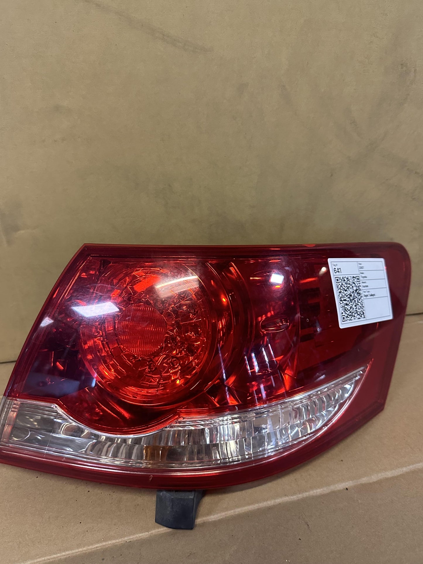 2007  Aurion Right Taillight