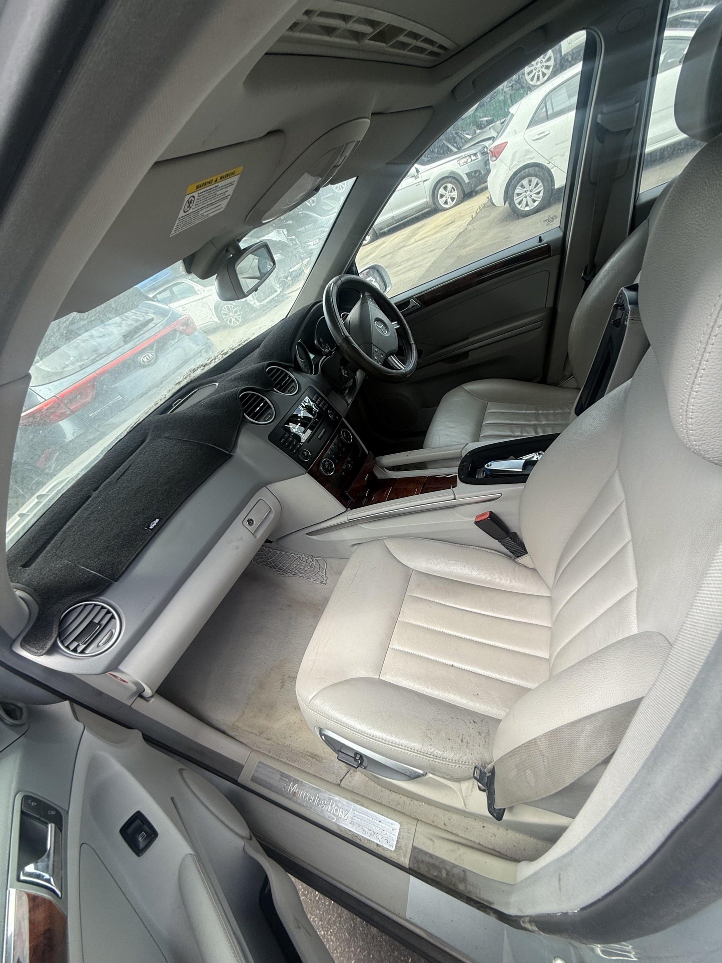 2006 Mercedes-Benz ML320  M-Class W164Station Wagon 
Mercedes-Benz
ML320