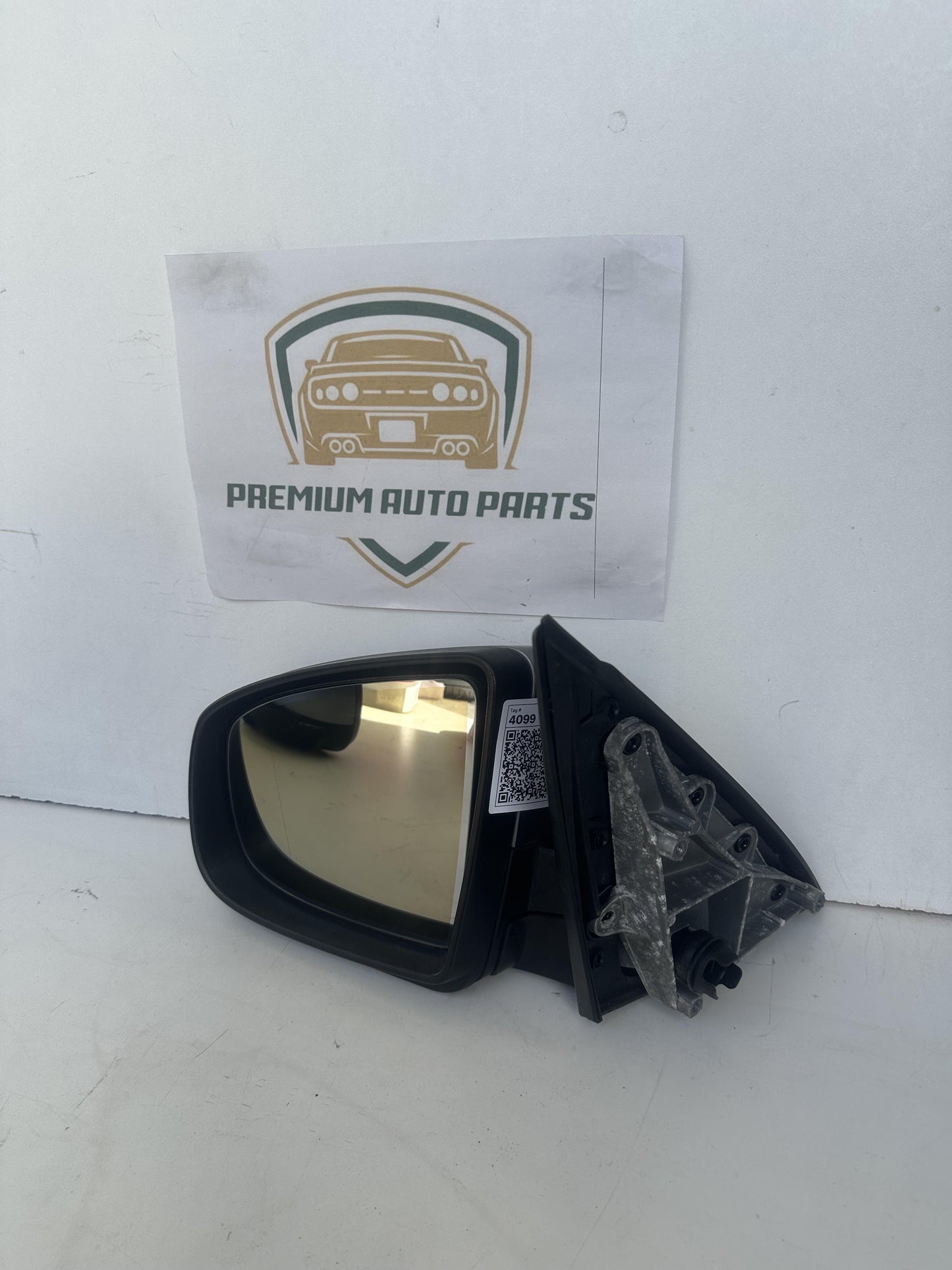 2010  E70 Left Door Mirror