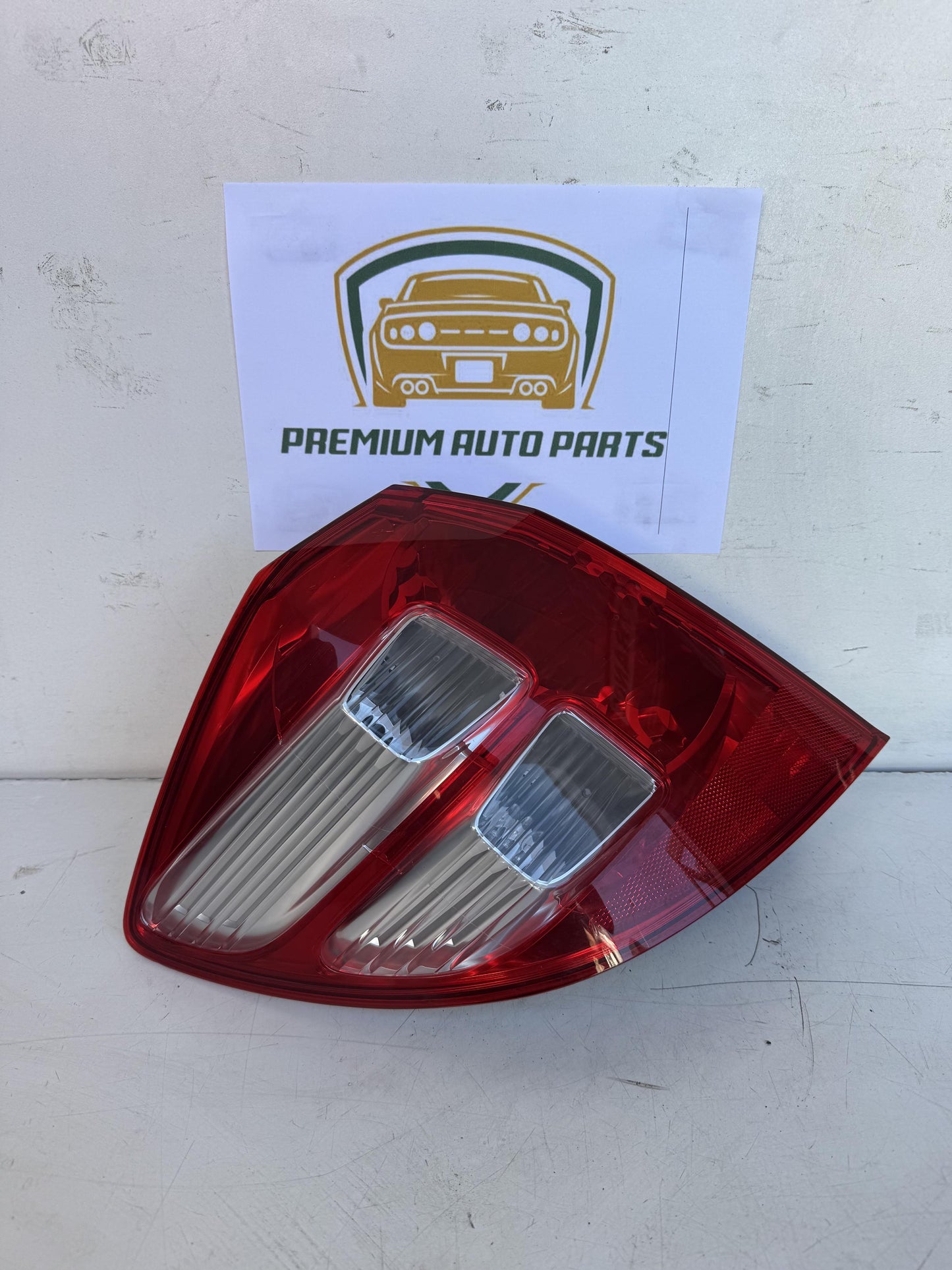 2009   Left Taillight