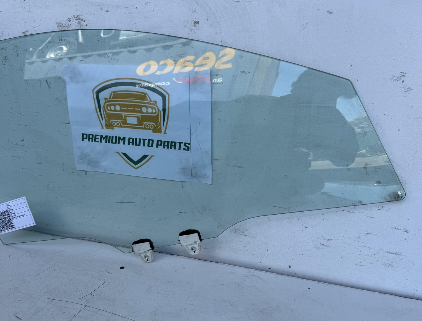 2015   Right Front Door Glass