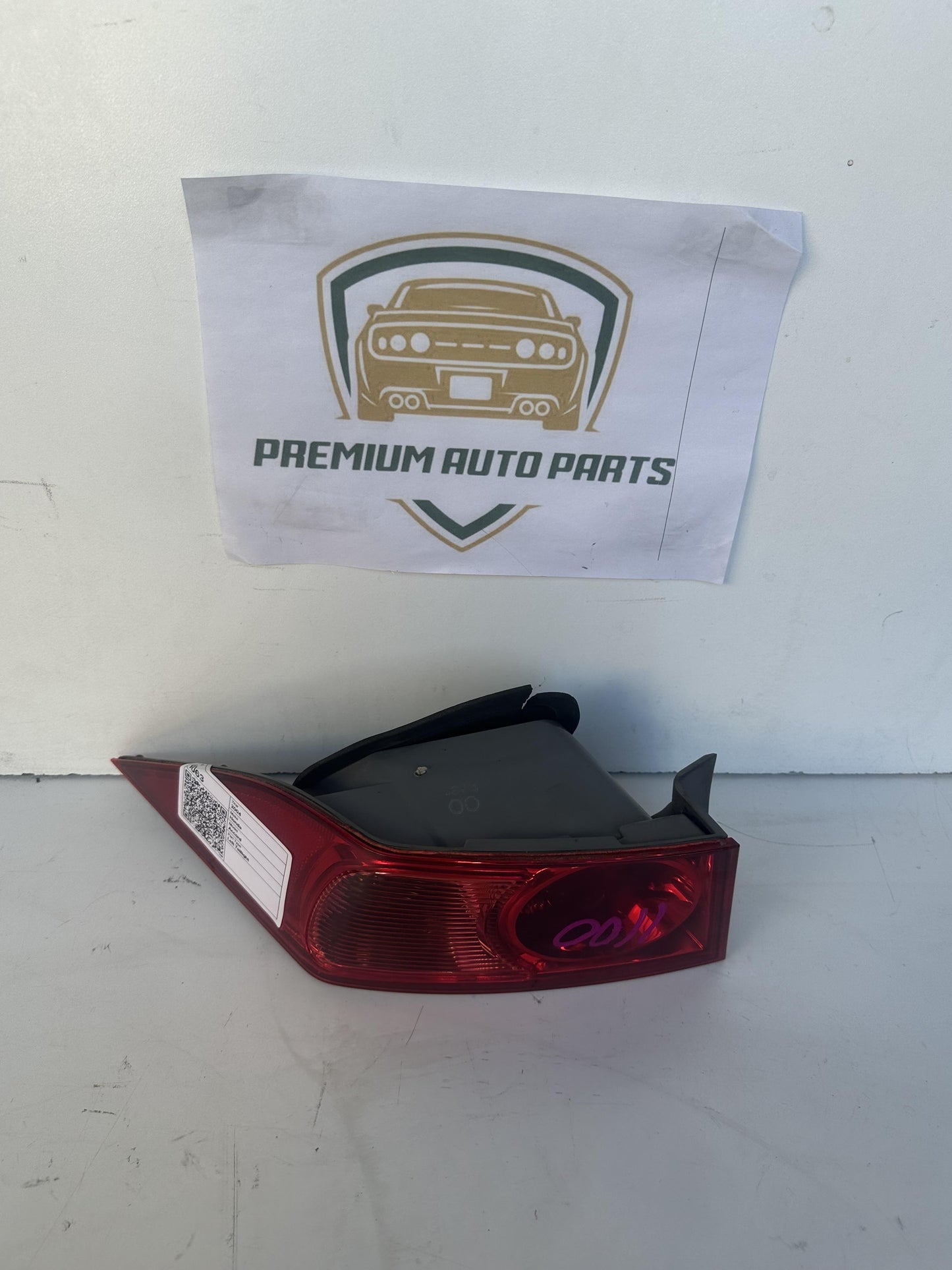 2004   Left Taillight