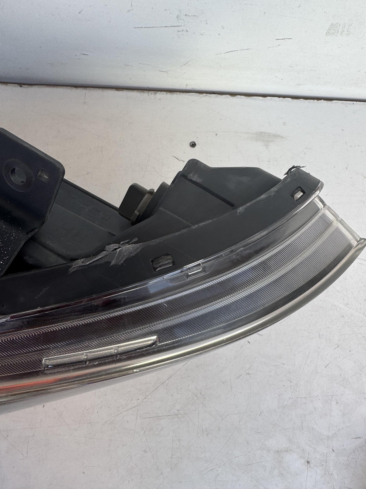 2015  UB Right Headlight