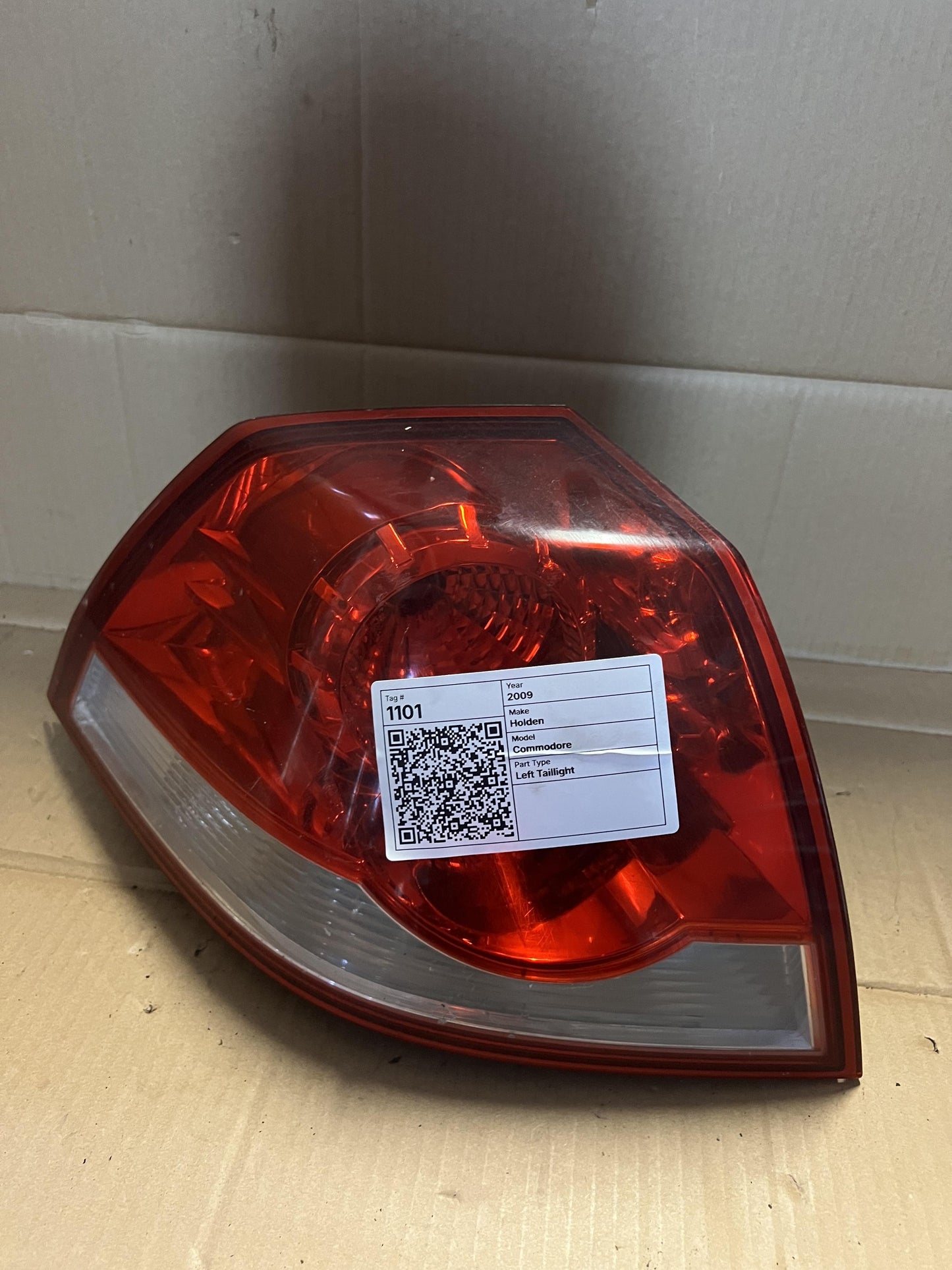 2009  Commodore Left Taillight