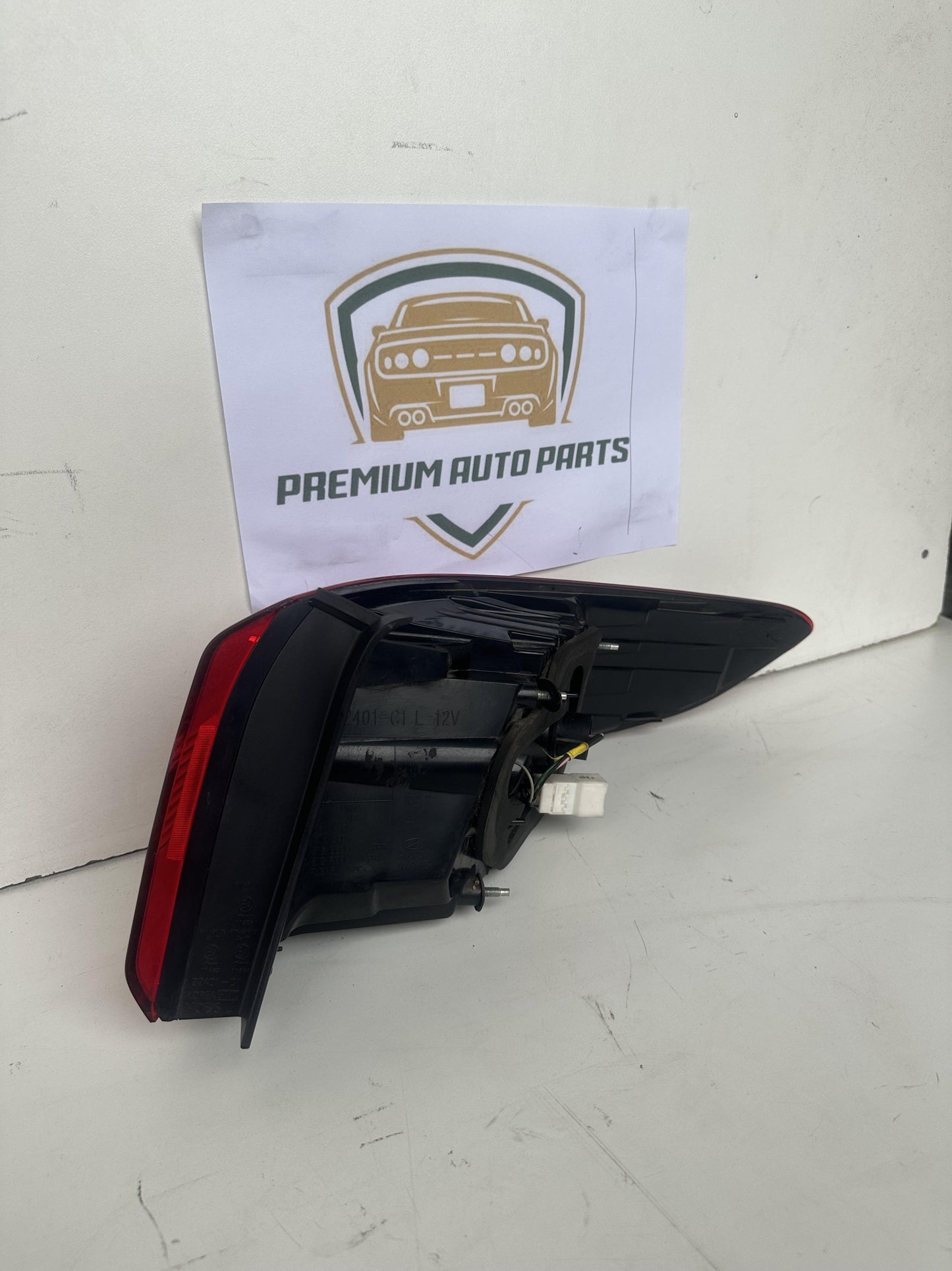 2016  LF Left Taillight