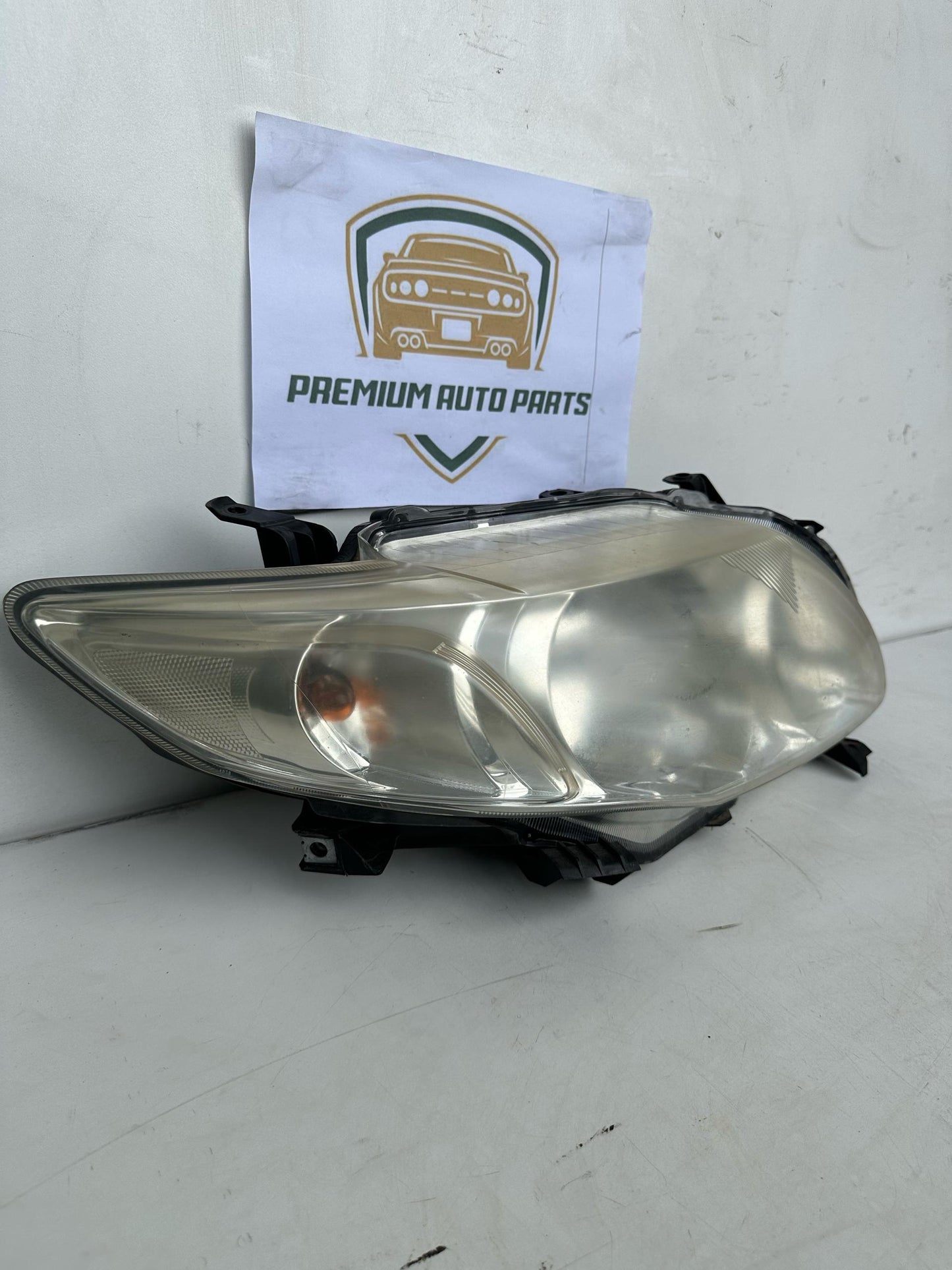 2008  E150 Right Headlight