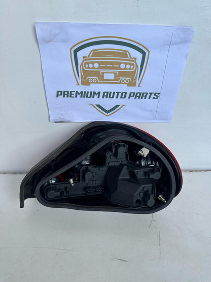 2007 Jaguar X-Type Left Taillight