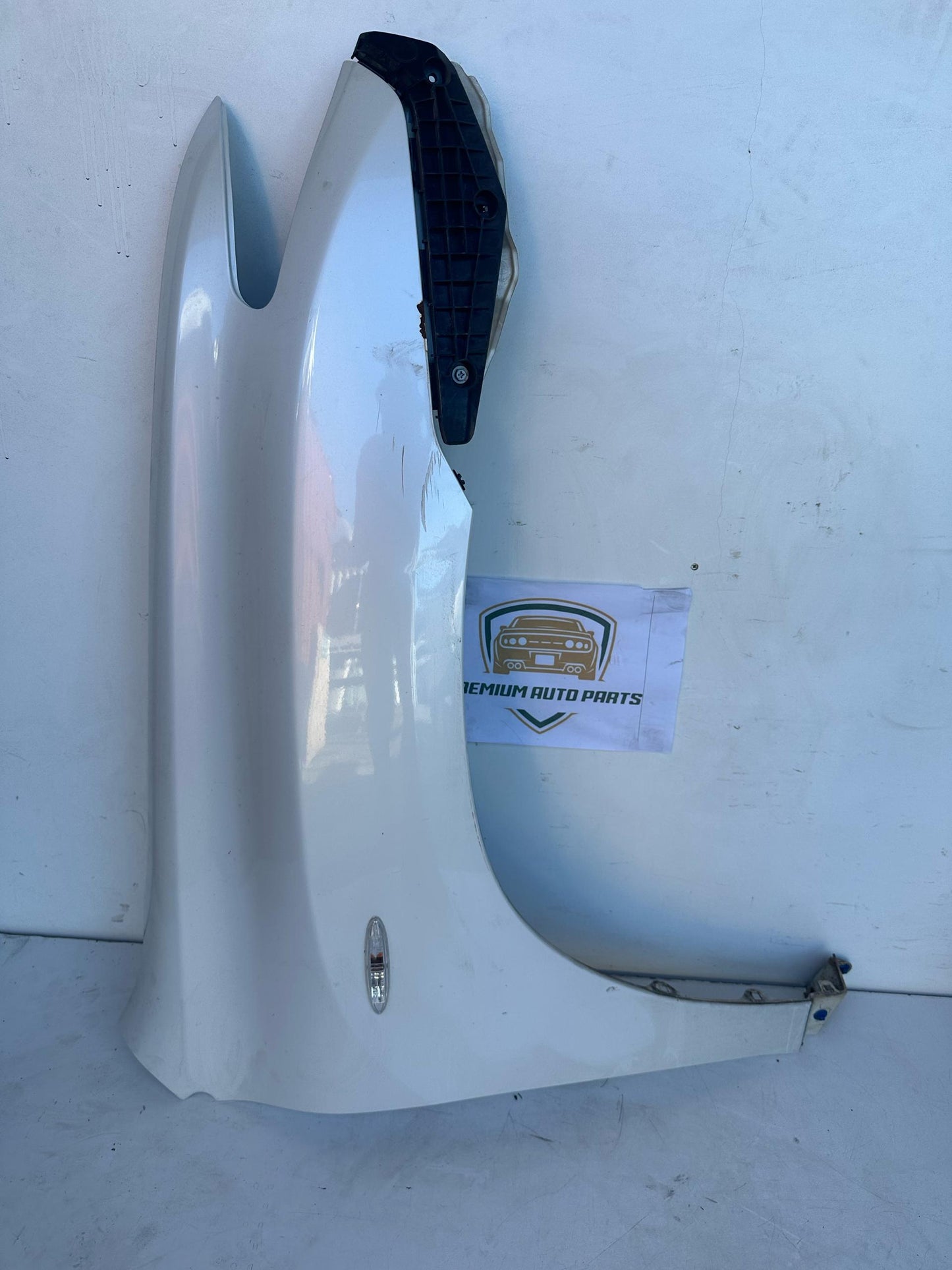 2012 Toyota Kluger Right Front Guard
