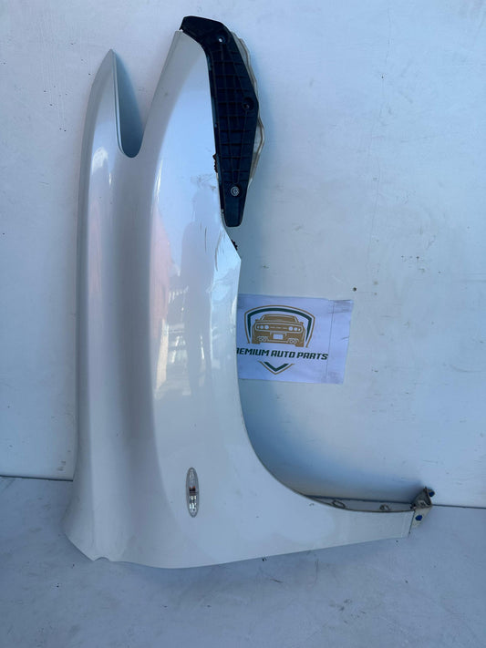 2012 Toyota Kluger Right Front Guard