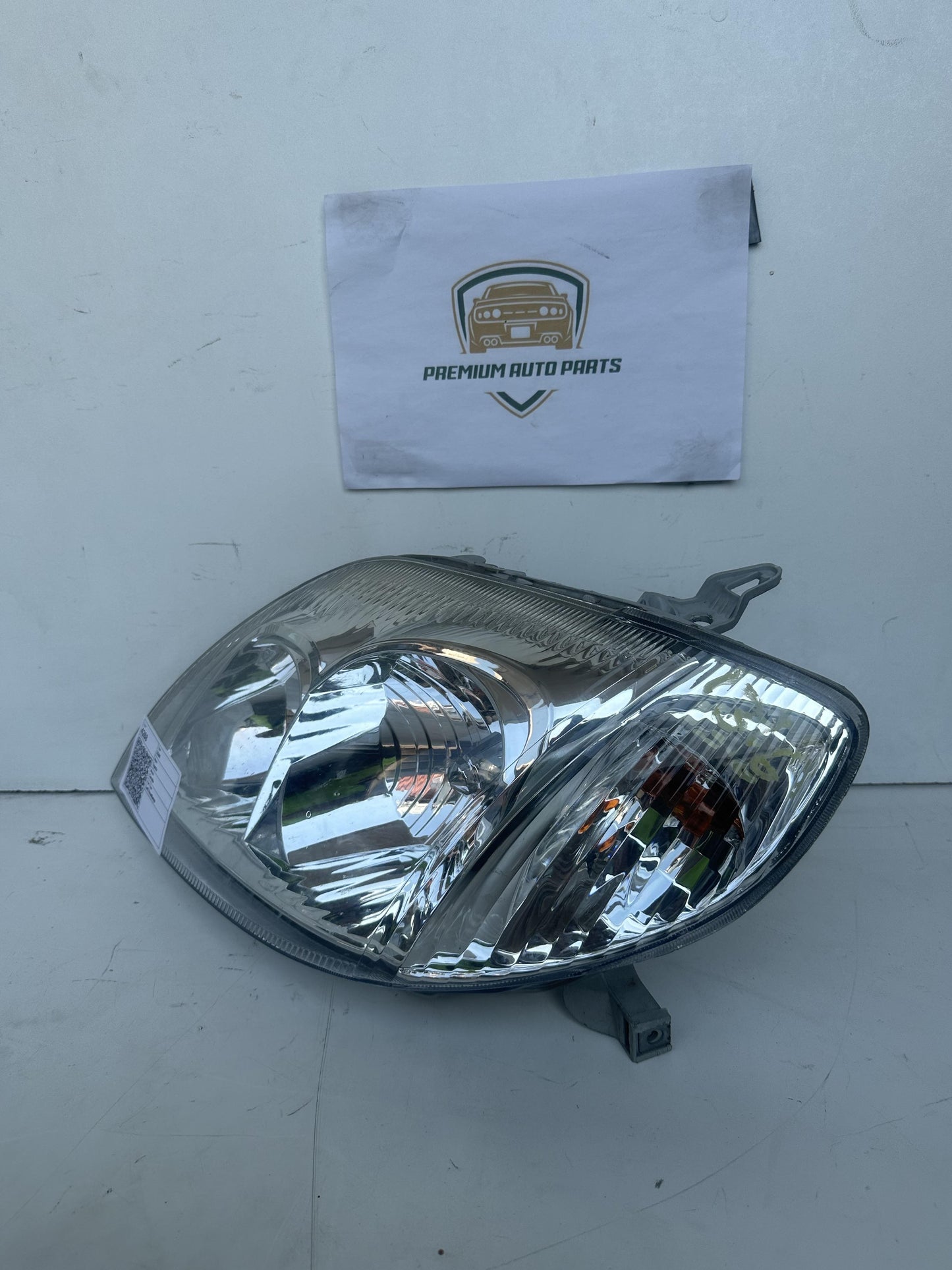2006   Left Headlight