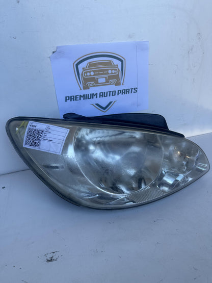 2006   Right Headlight