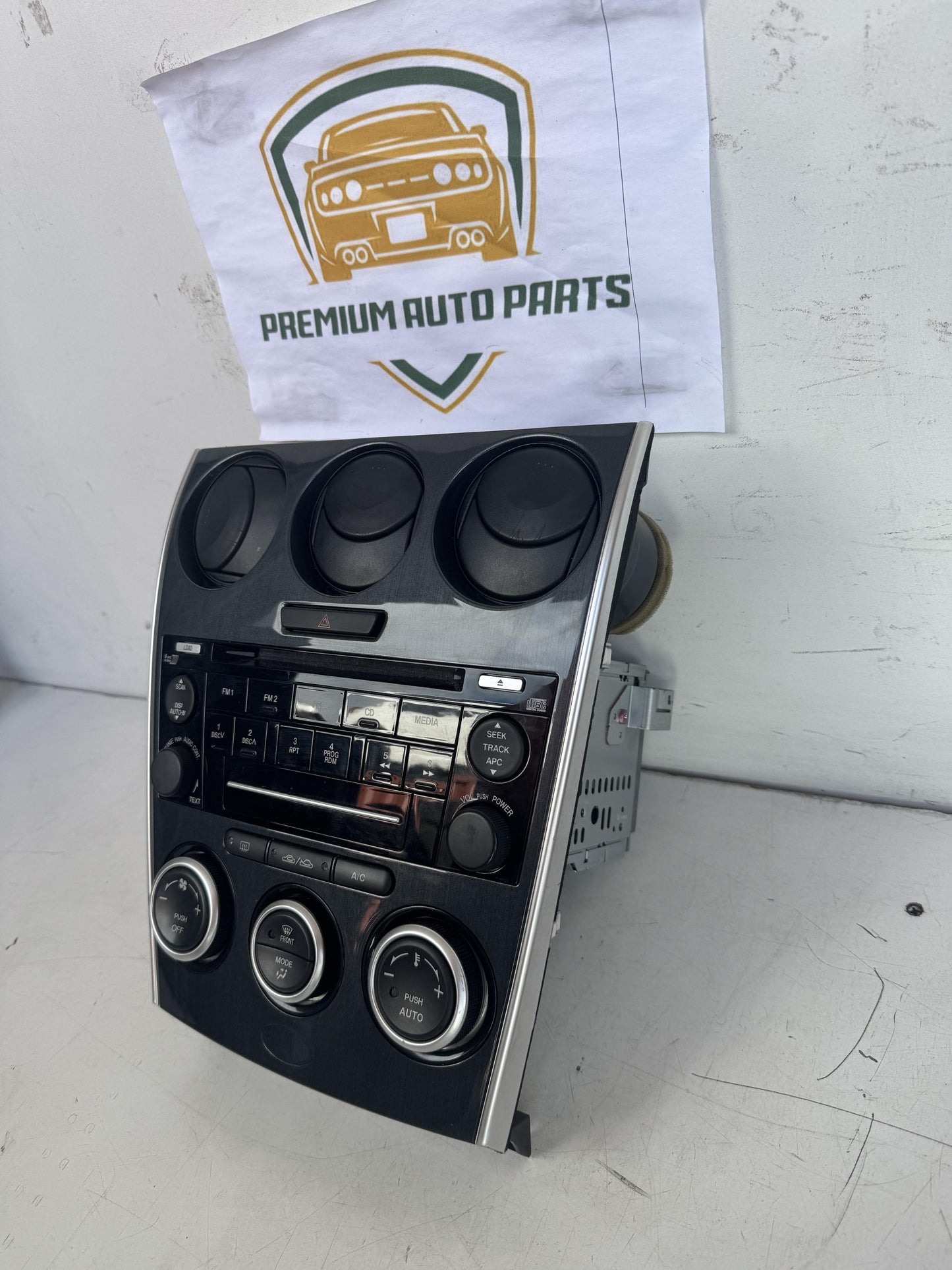 2005  GG Stereo Facia