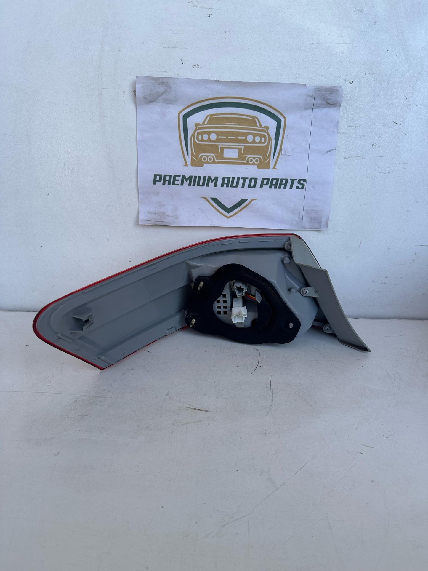 2011 Toyota Camry Right Taillight