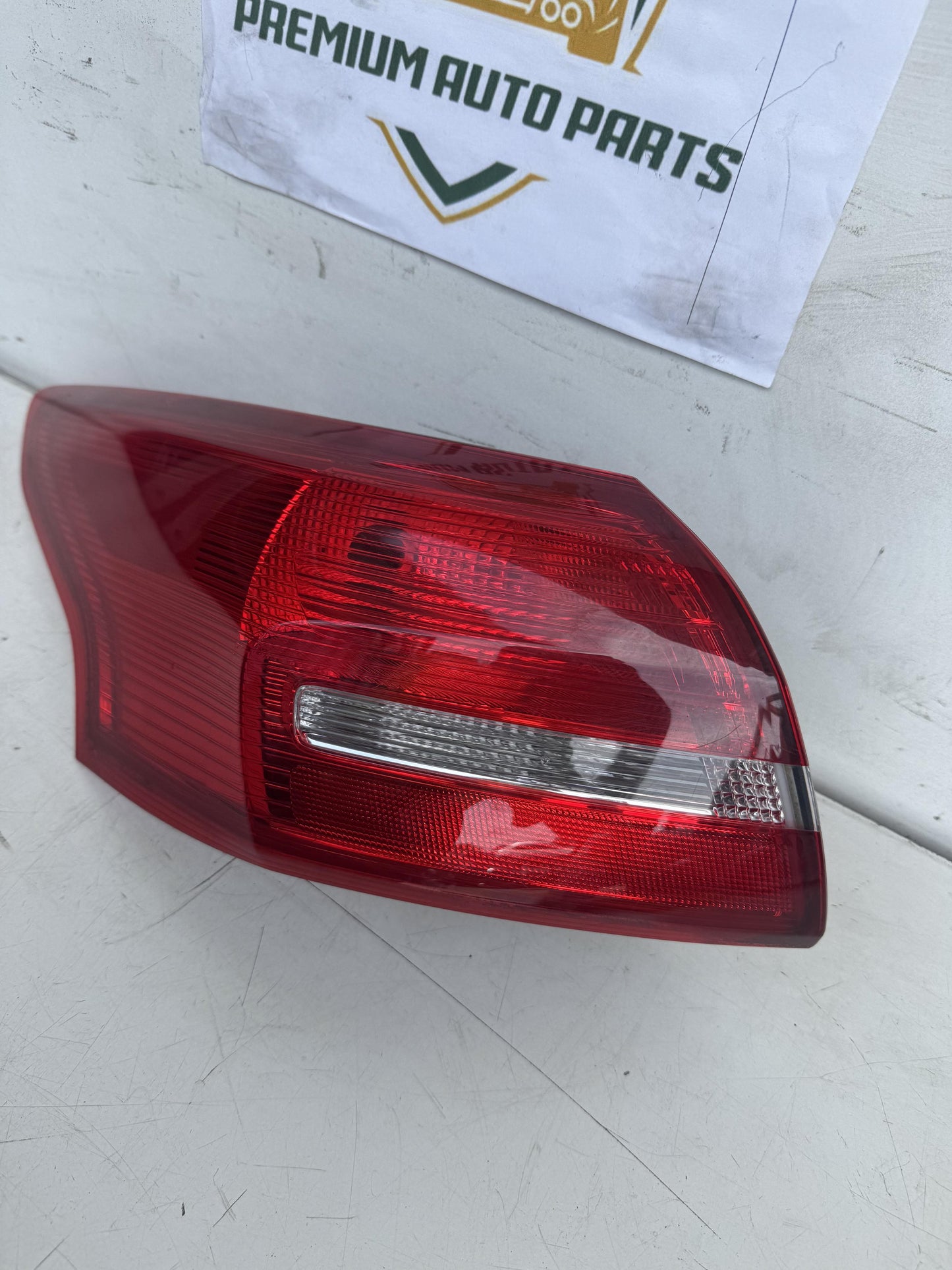 2015  LZ Left Taillight
