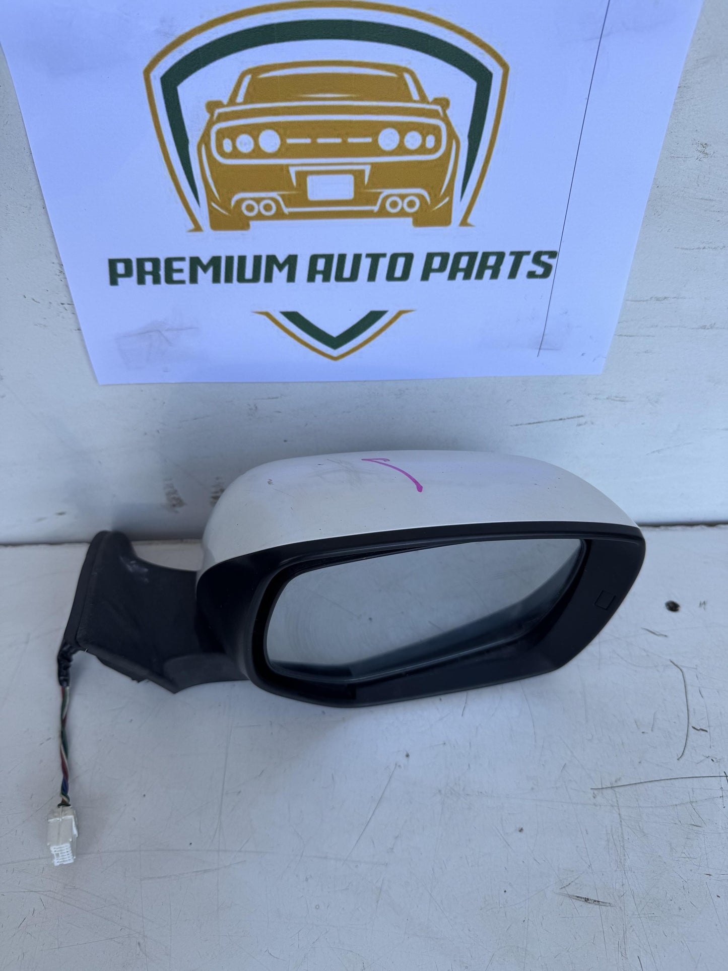 2012  V BM Right Door Mirror