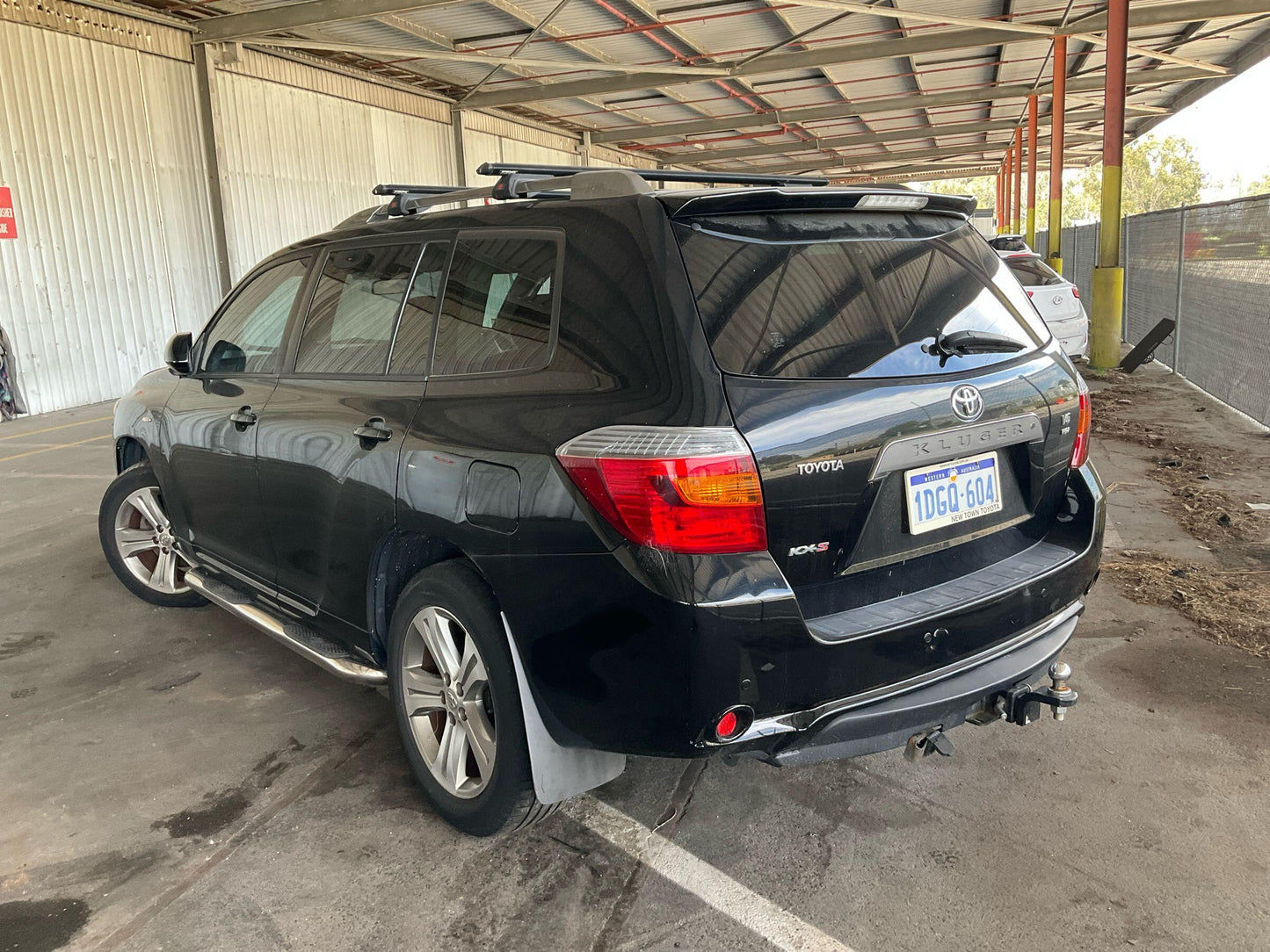 2010 Toyota Kluger  Station Wagon 
Toyota
Kluger