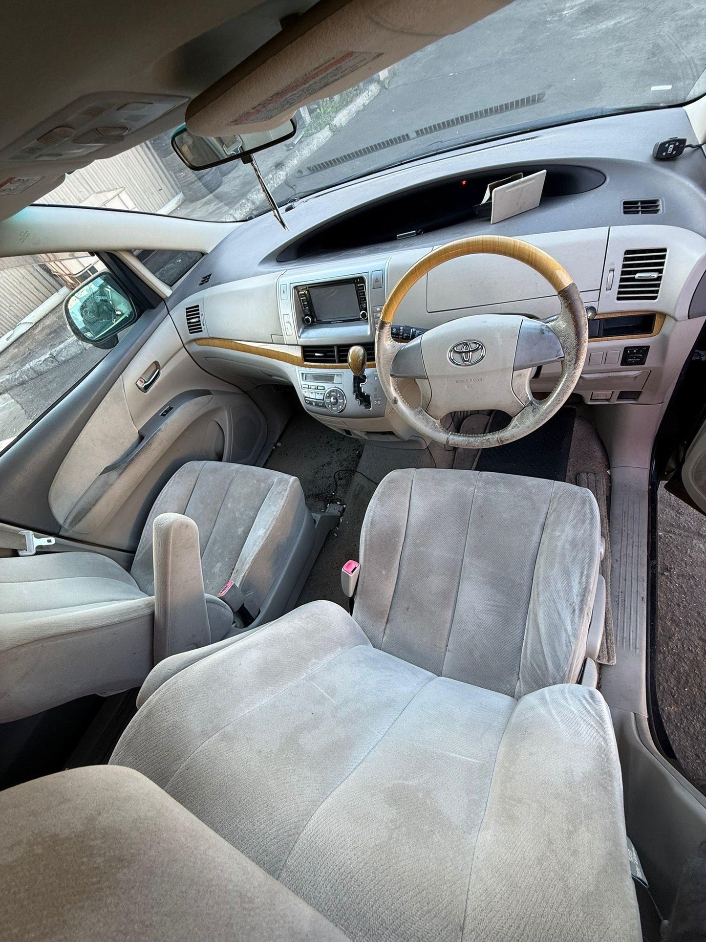 Toyota 
Tarago