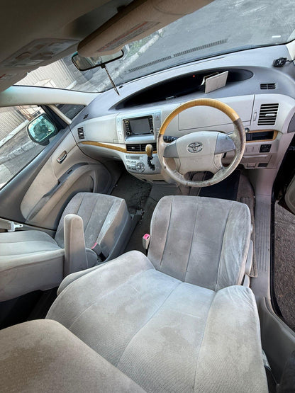 Toyota 
Tarago