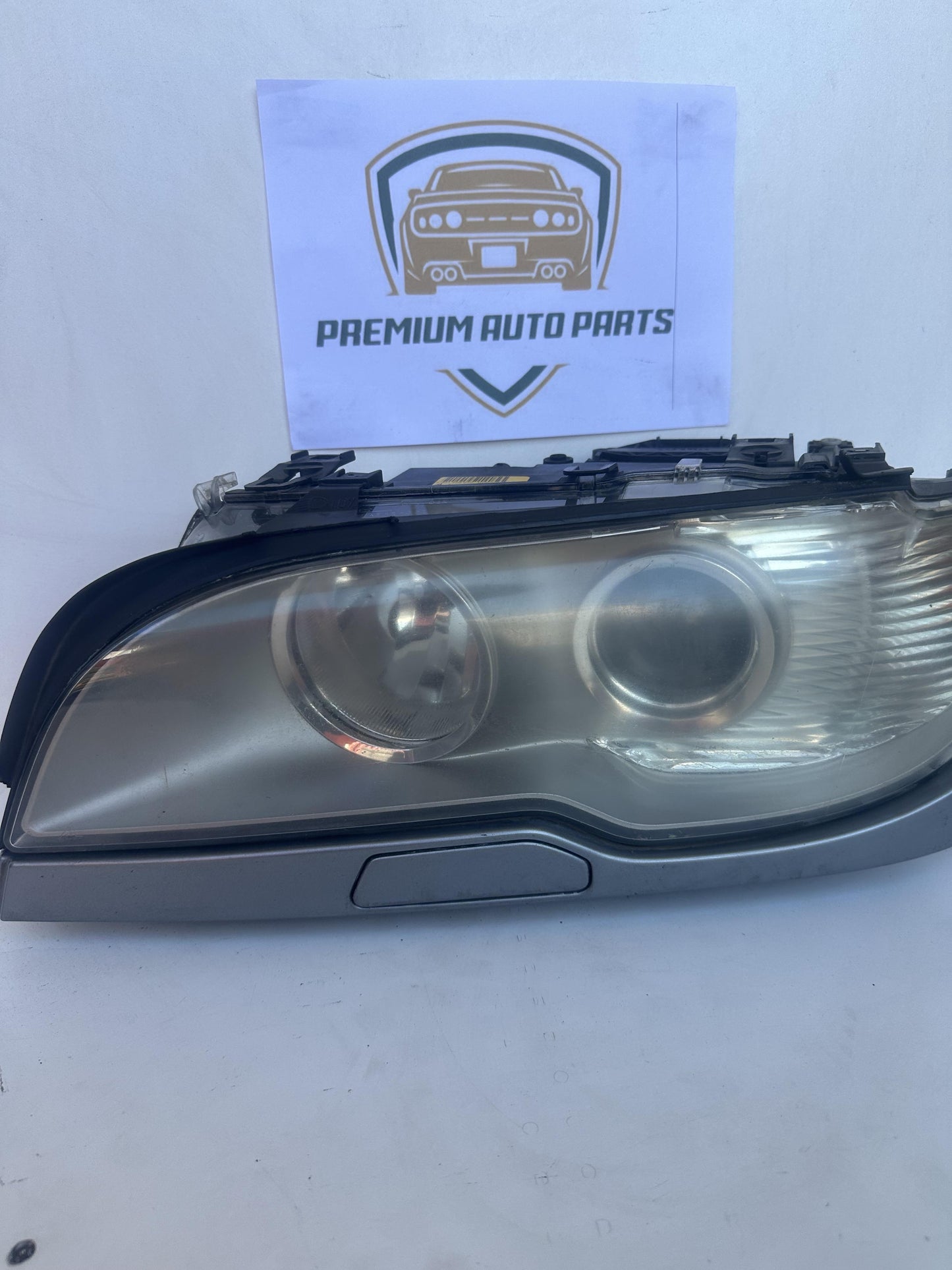 2004  E46 Right Headlight