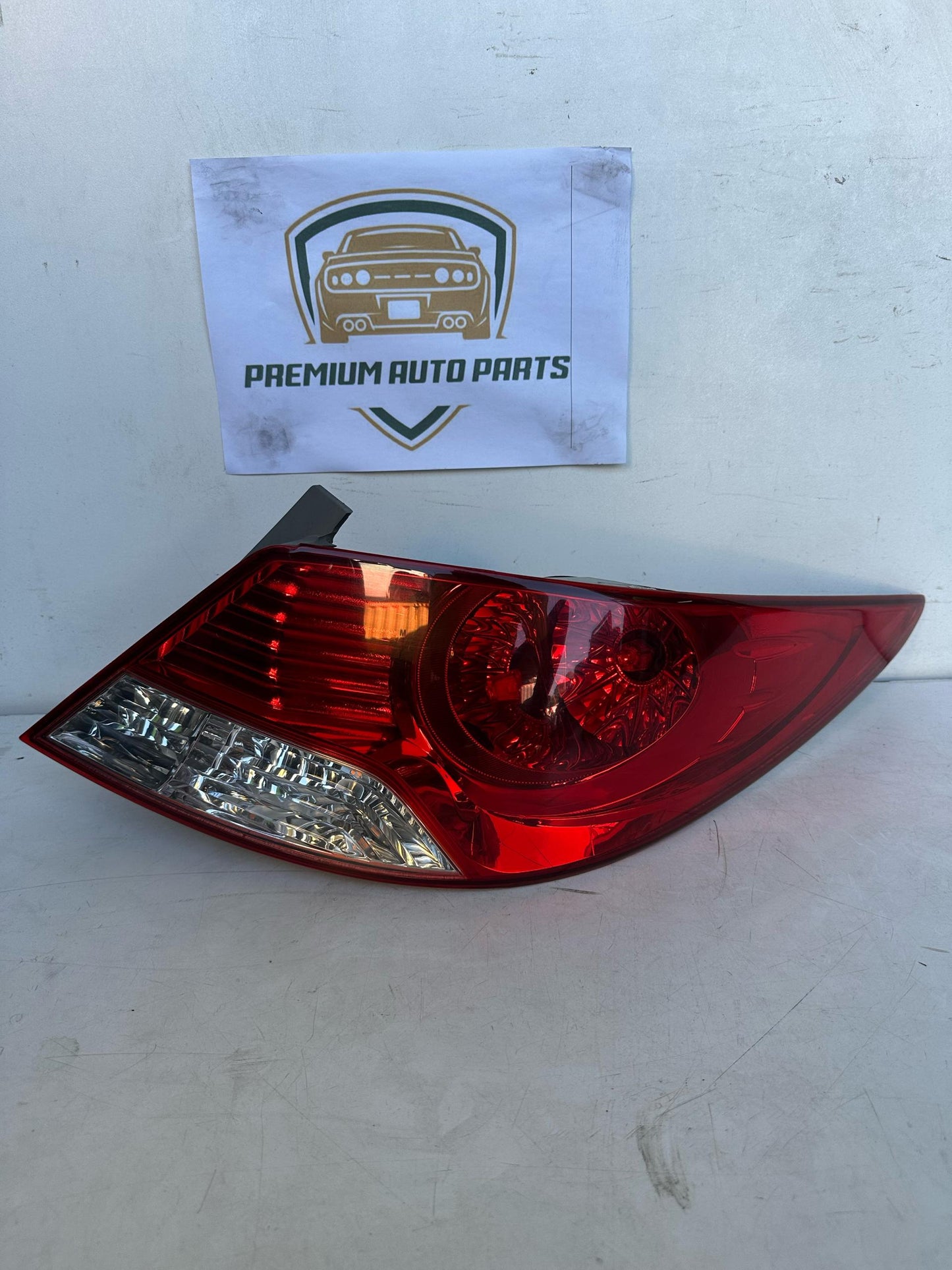 2013 Hyundai Accent Right Taillight